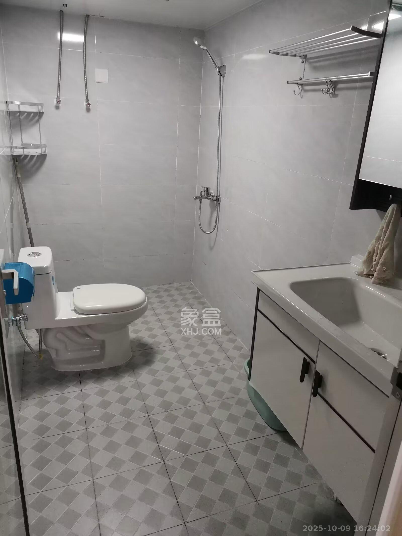 玛依拉山庄  1室1厅1卫    1500.0元/月室内图