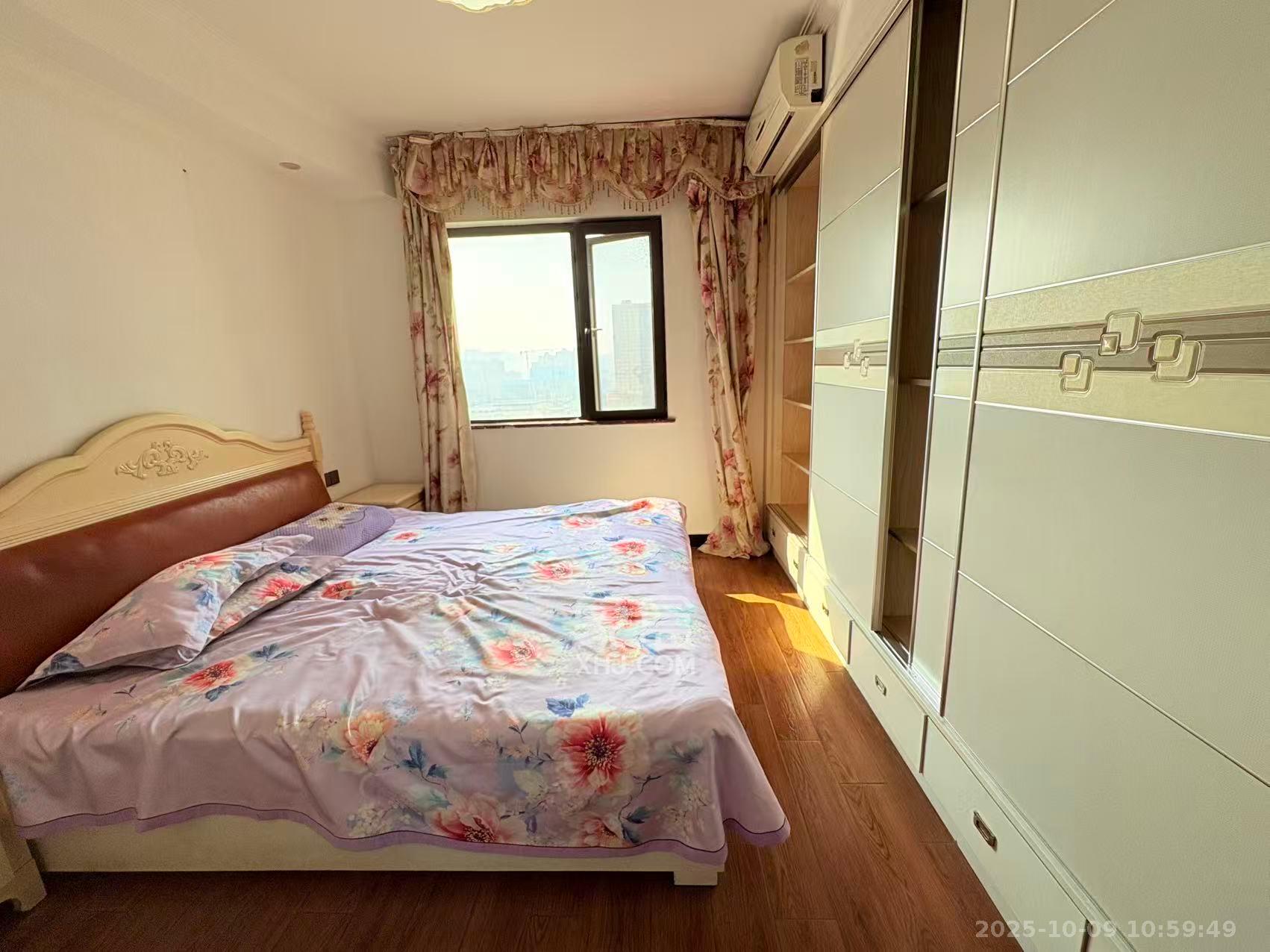 芙蓉万国城MOMA(卓越汇富苑) 3室2厅2卫 2300.0元/月 芙蓉万国城MOMA(卓越汇富苑) 3室2厅2卫 2300.0元/月室内图