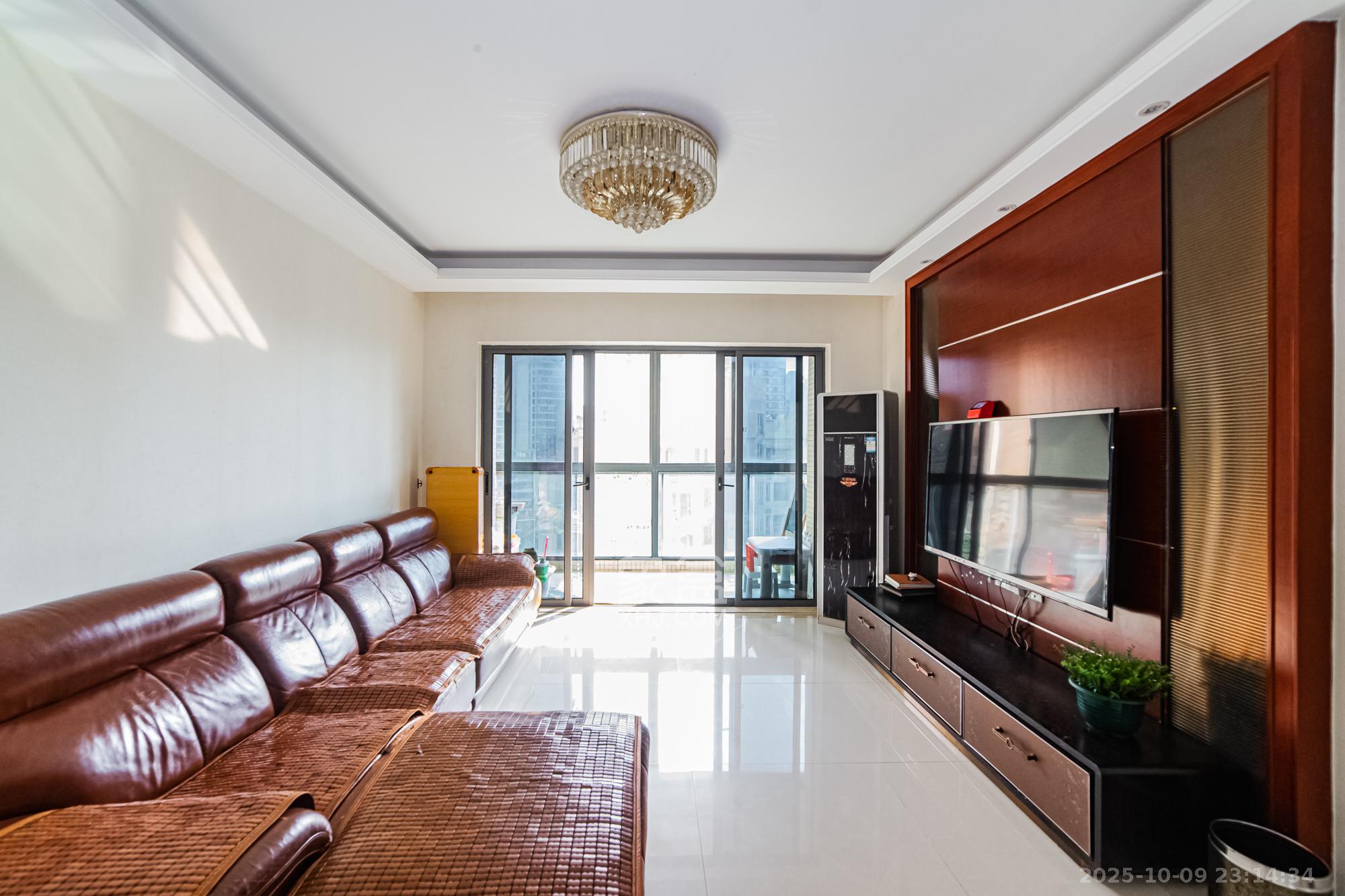 珠江花城四期花盛  3室2厅2卫    108.0万 珠江花城四期花盛  3室2厅2卫    108.0万