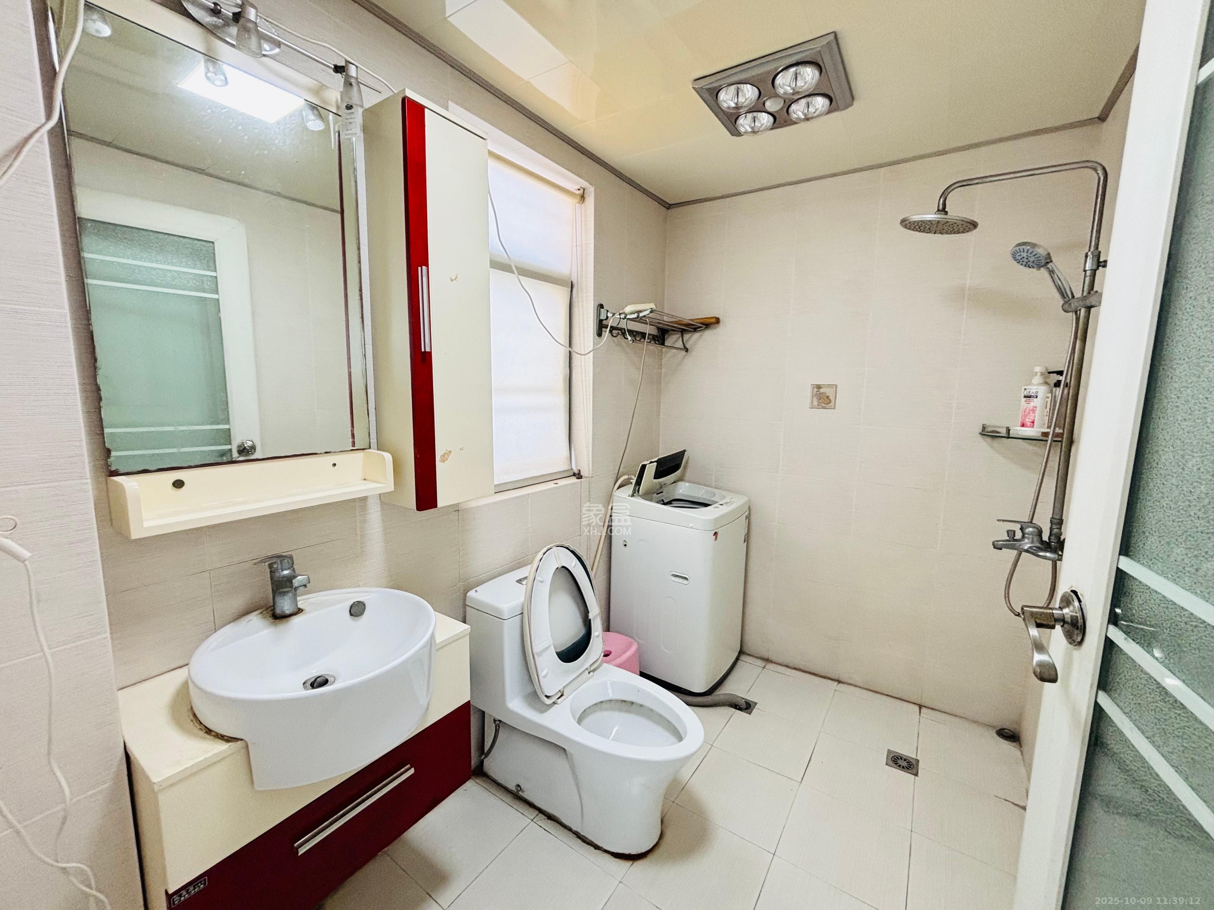 仁和香堤雅境 3室2厅2卫 3200.0元/月 仁和香堤雅境 3室2厅2卫 3200.0元/月室内图