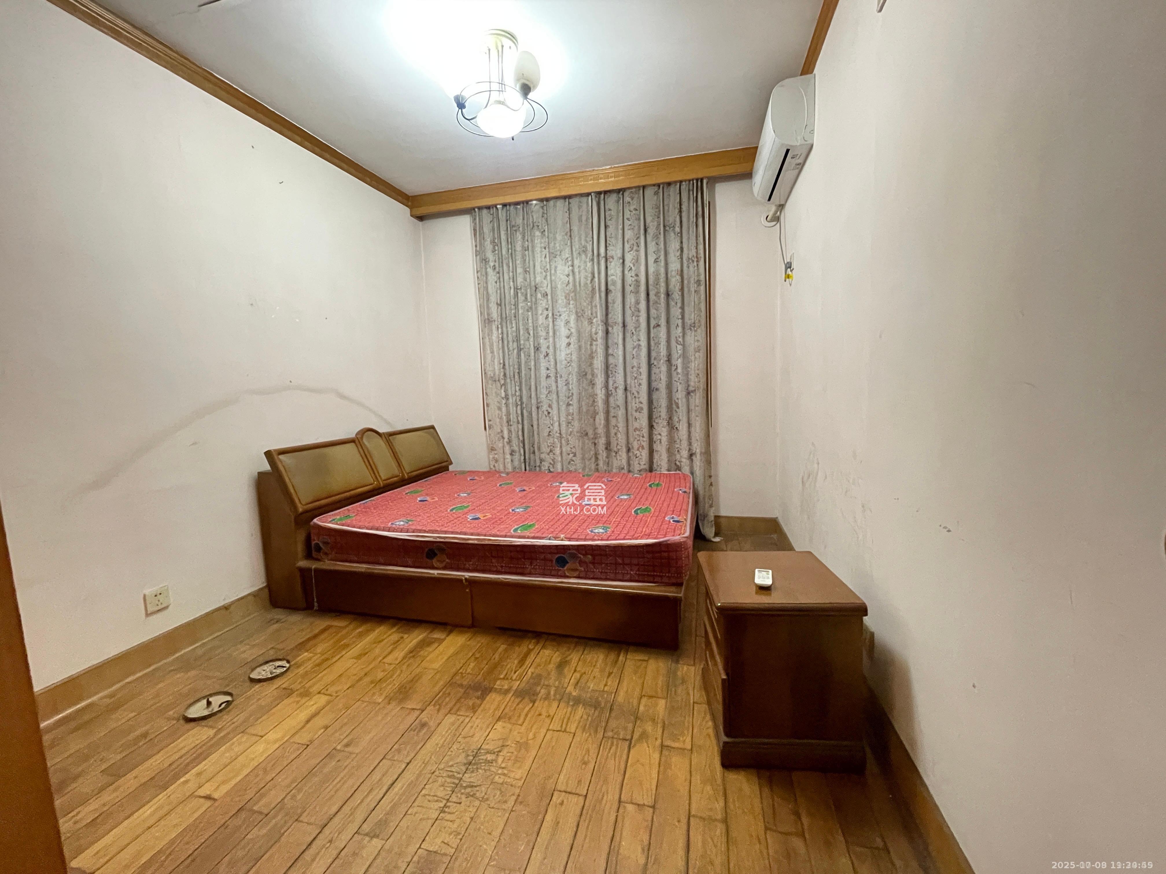 化油器厂宿舍  1室1厅1卫    1000.0元/月室内图