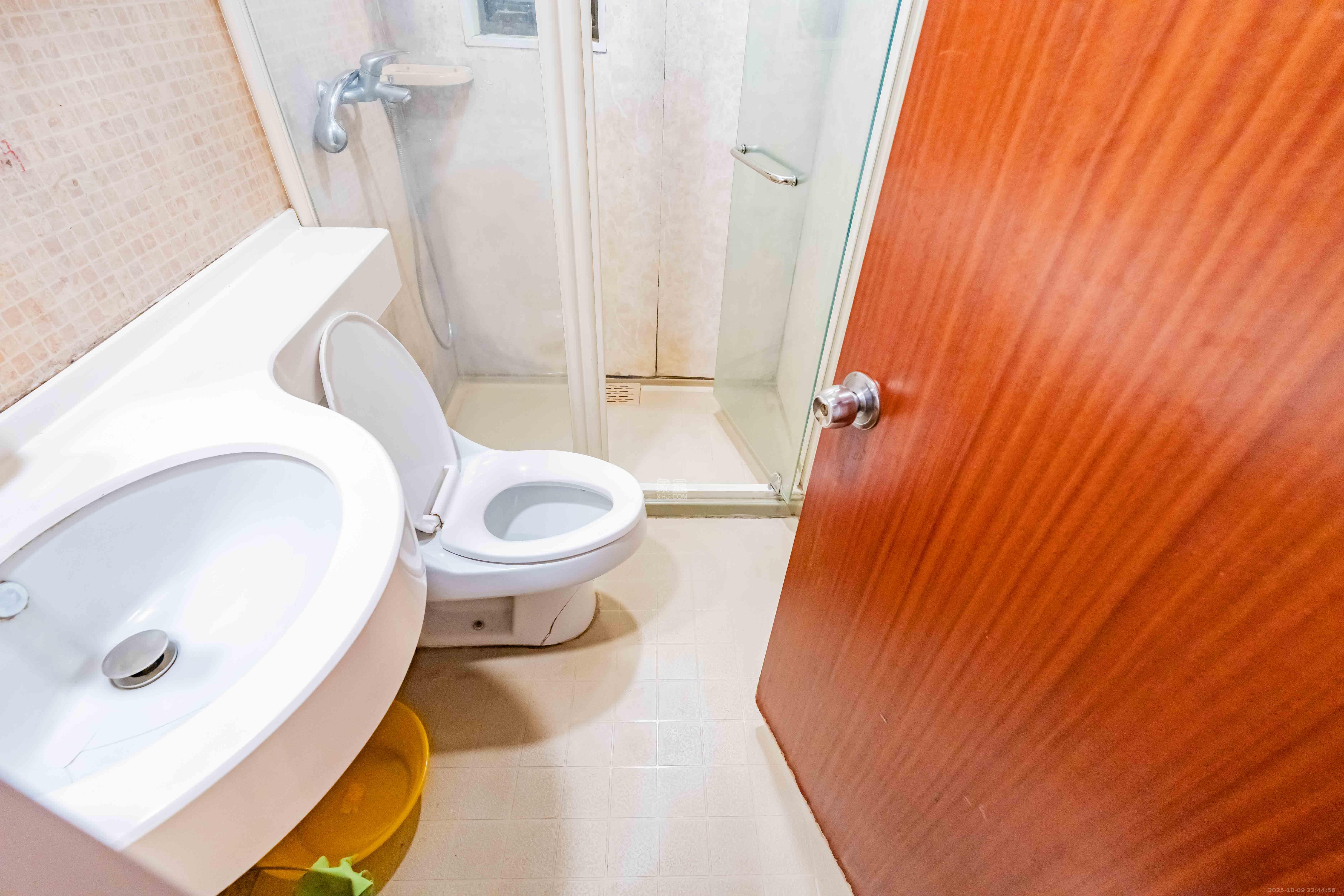 盛世美居荷园 2室2厅2卫 100.0万 盛世美居荷园 2室2厅2卫 100.0万卫生间