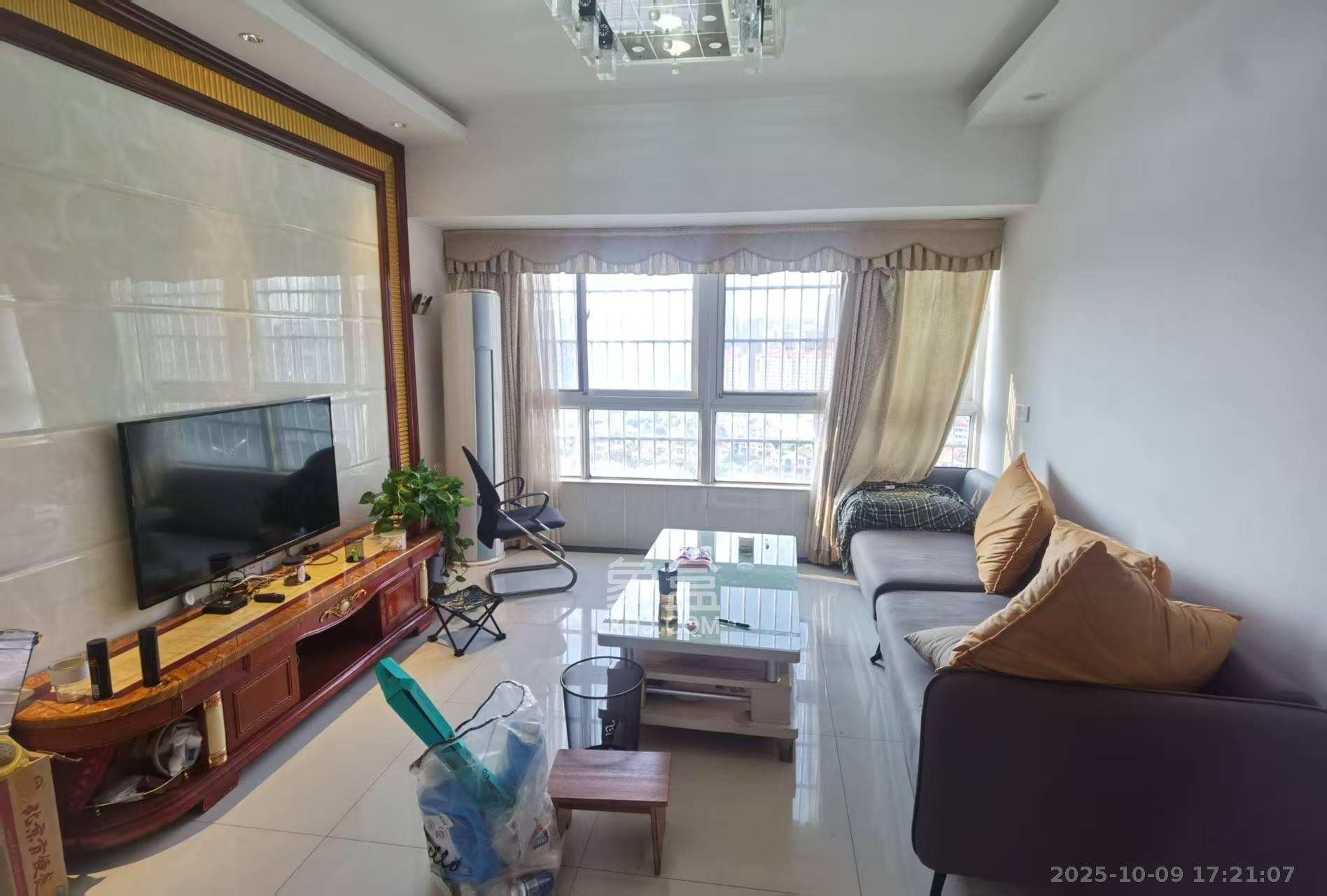 湘府十城(汇财御景湾新寓,汇财国际)  4室2厅3卫    2300.0元/月 湘府十城(汇财御景湾新寓,汇财国际)  4室2厅3卫    2300.0元/月室内图