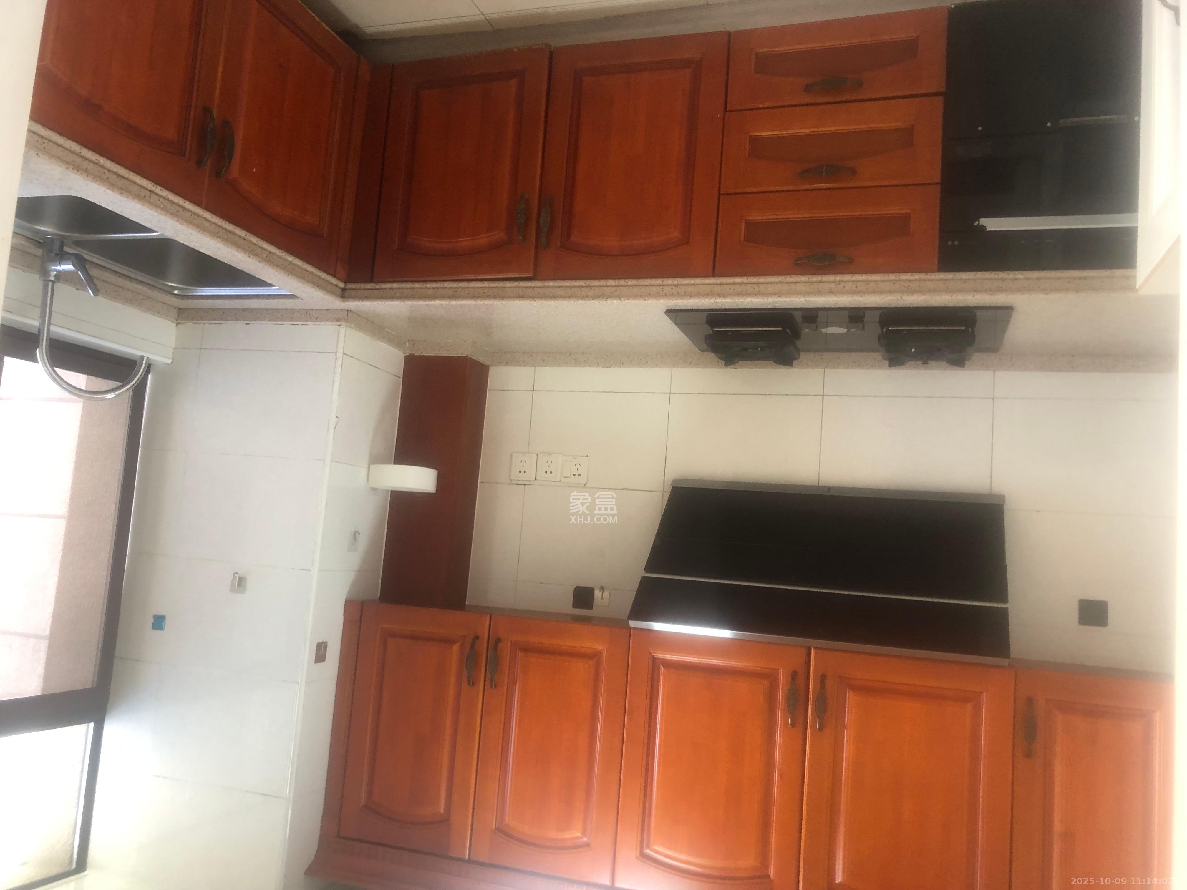 阳光丽城一期 4室2厅2卫 3900.0元/月 阳光丽城一期 4室2厅2卫 3900.0元/月室内图