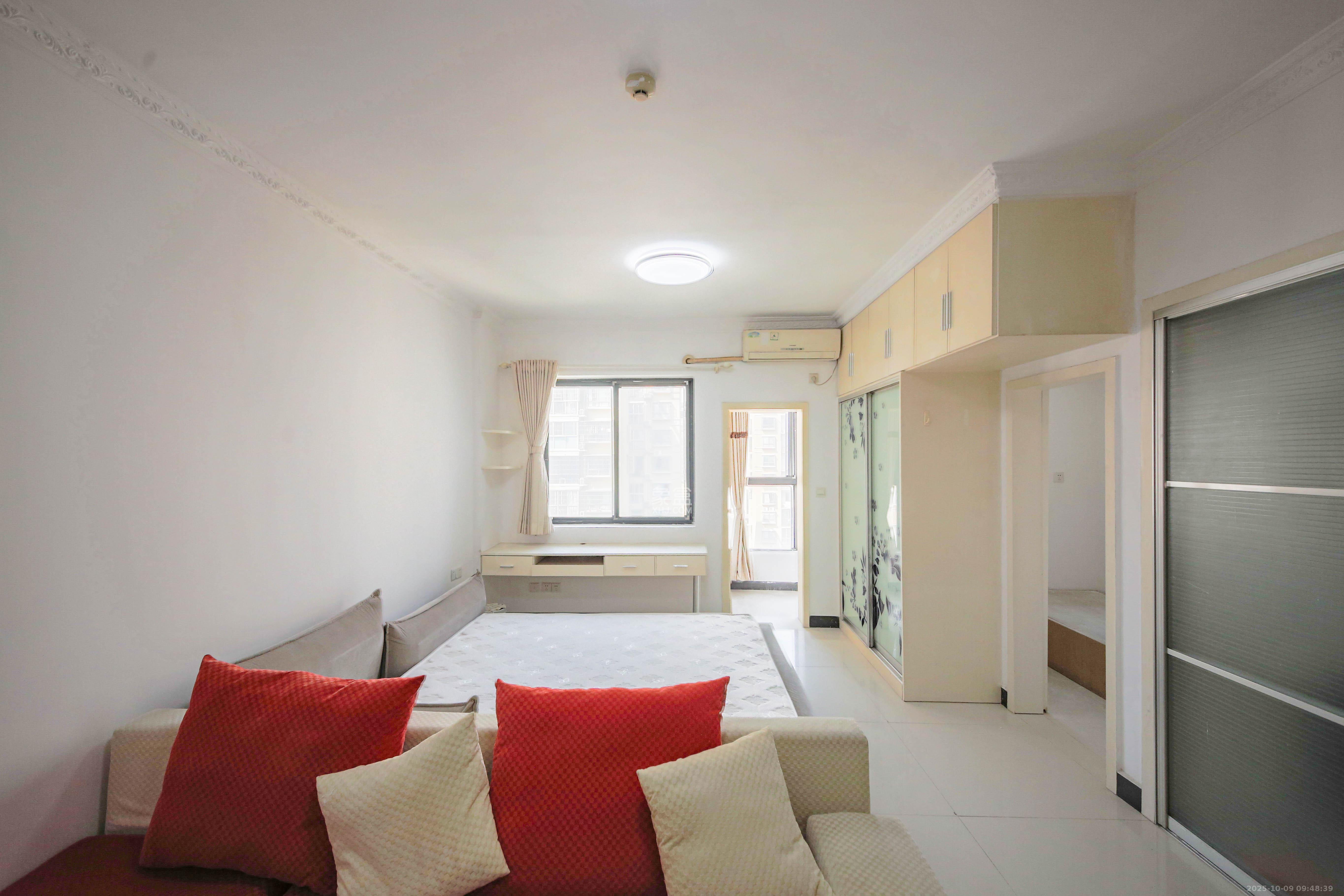 满庭芳小区  1室1厅1卫    35.0万 满庭芳小区  1室1厅1卫    35.0万