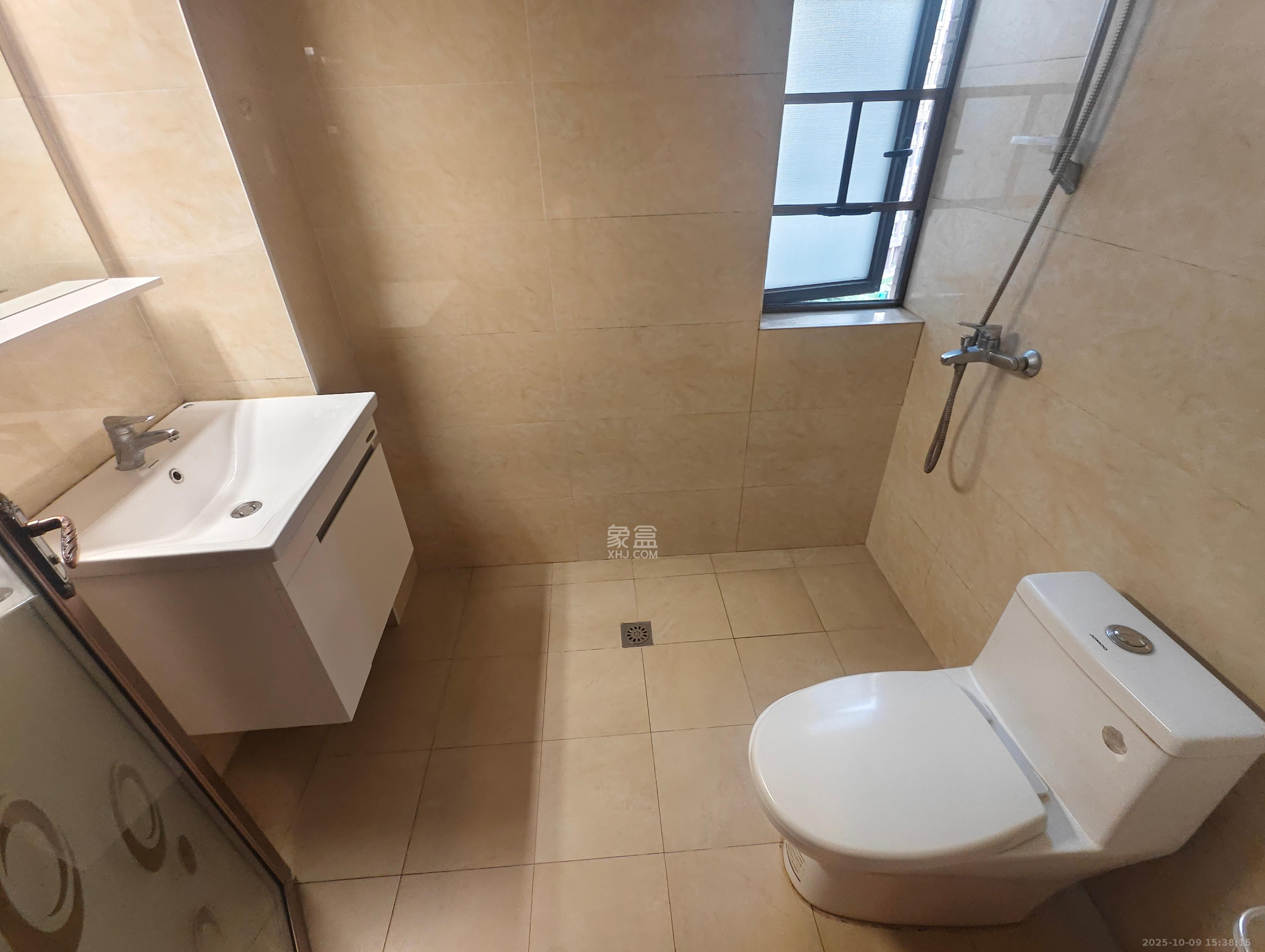 江山帝景哈佛 3室2厅2卫 2400.0元/月 江山帝景哈佛 3室2厅2卫 2400.0元/月室内图