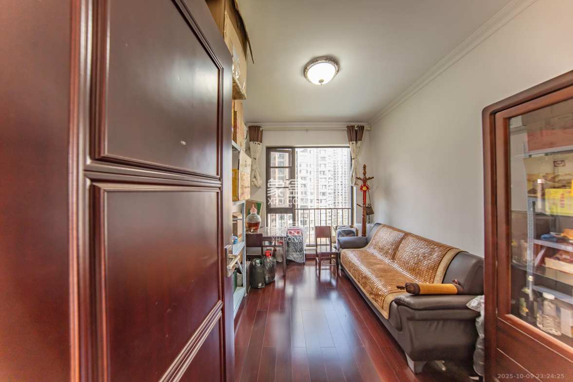 中海国际一期 4室2厅2卫 190.0万 中海国际一期 4室2厅2卫 190.0万卧室