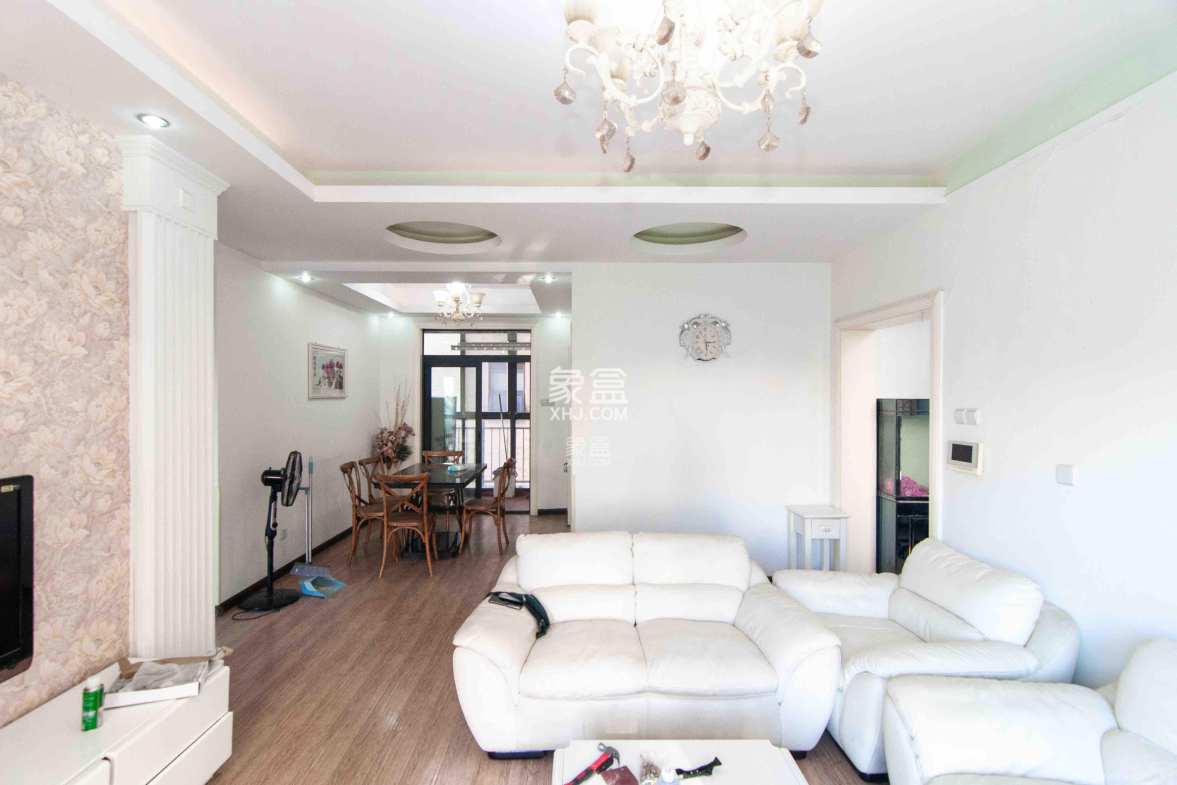 西点公园里 2室2厅1卫 2700.0元/月 西点公园里 2室2厅1卫 2700.0元/月室内图