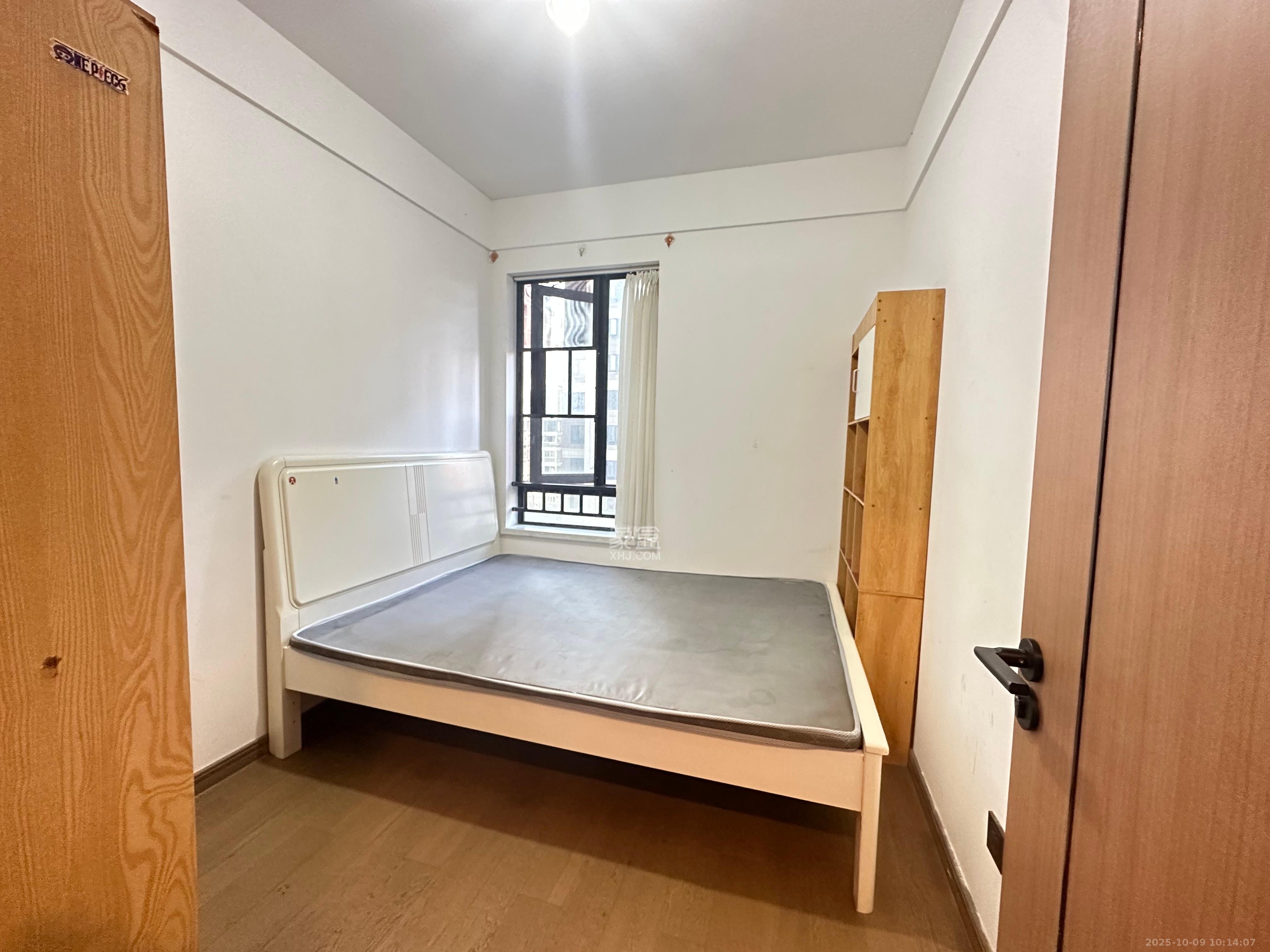 卓越江岸  4室2厅2卫    5600.0元/月 卓越江岸  4室2厅2卫    5600.0元/月室内图