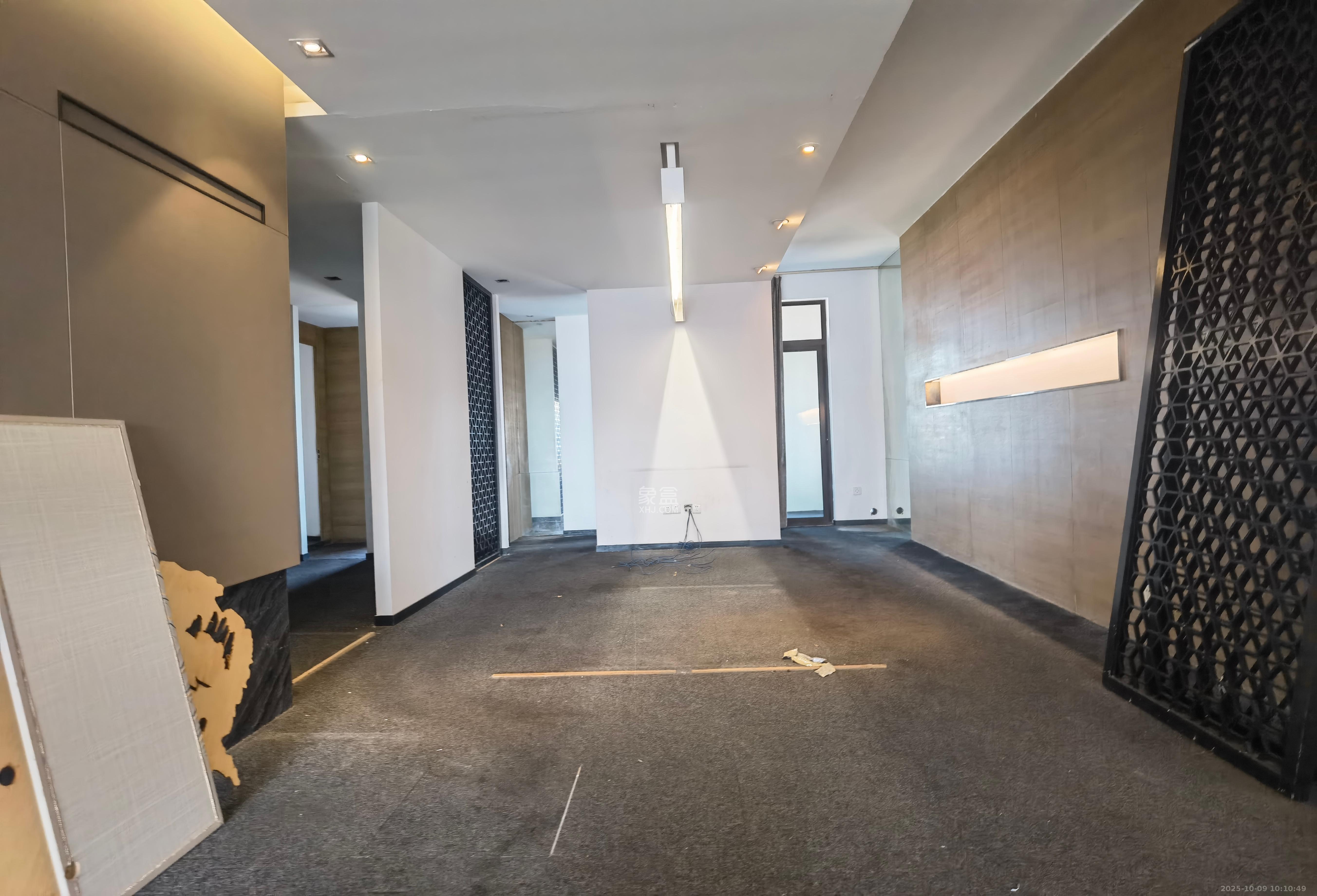 融科檀香山(融科紫檀、香山国际)  5室2厅3卫    5500.0元/月 融科檀香山(融科紫檀、香山国际)  5室2厅3卫    5500.0元/月室内图