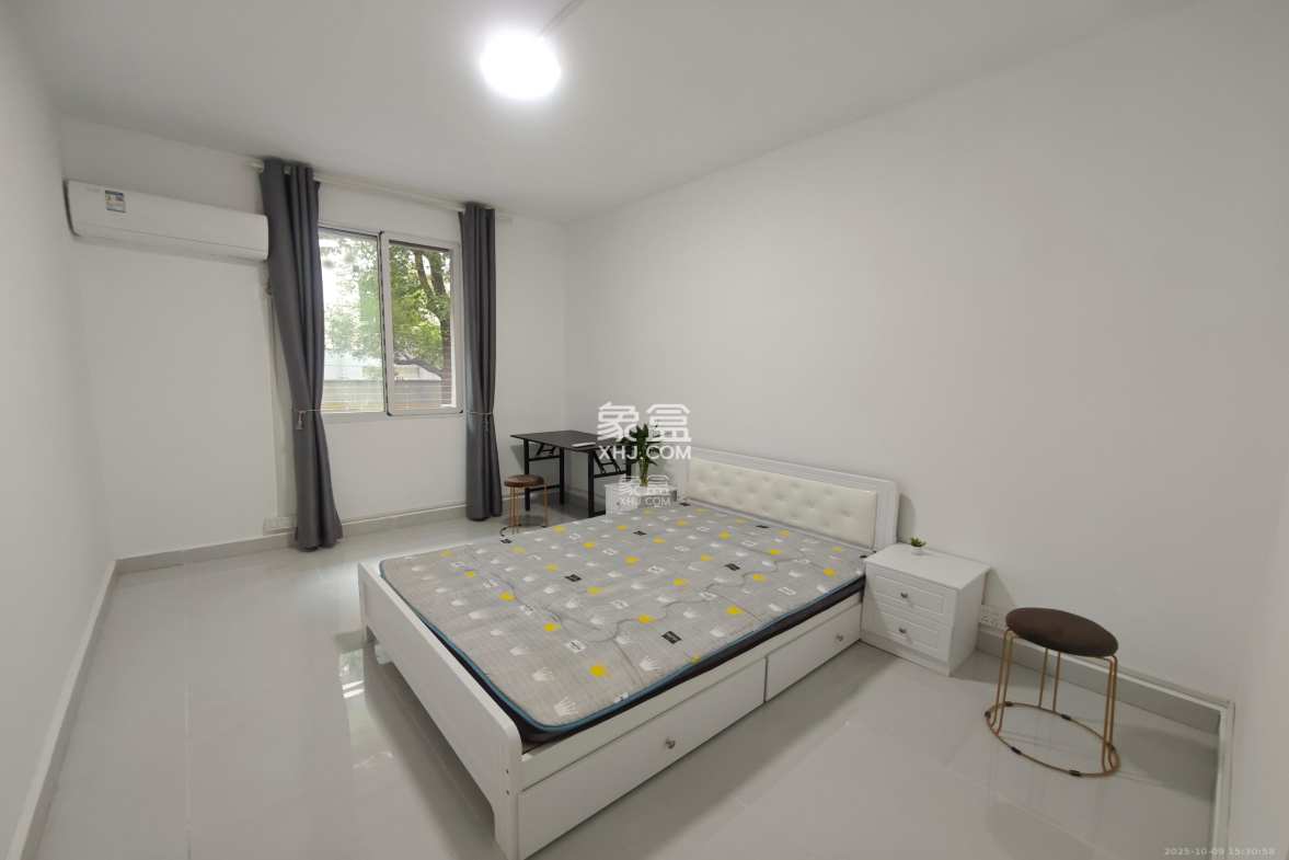 五一东村 1室0厅0卫 2400.0元/月 五一东村 1室0厅0卫 2400.0元/月室内图