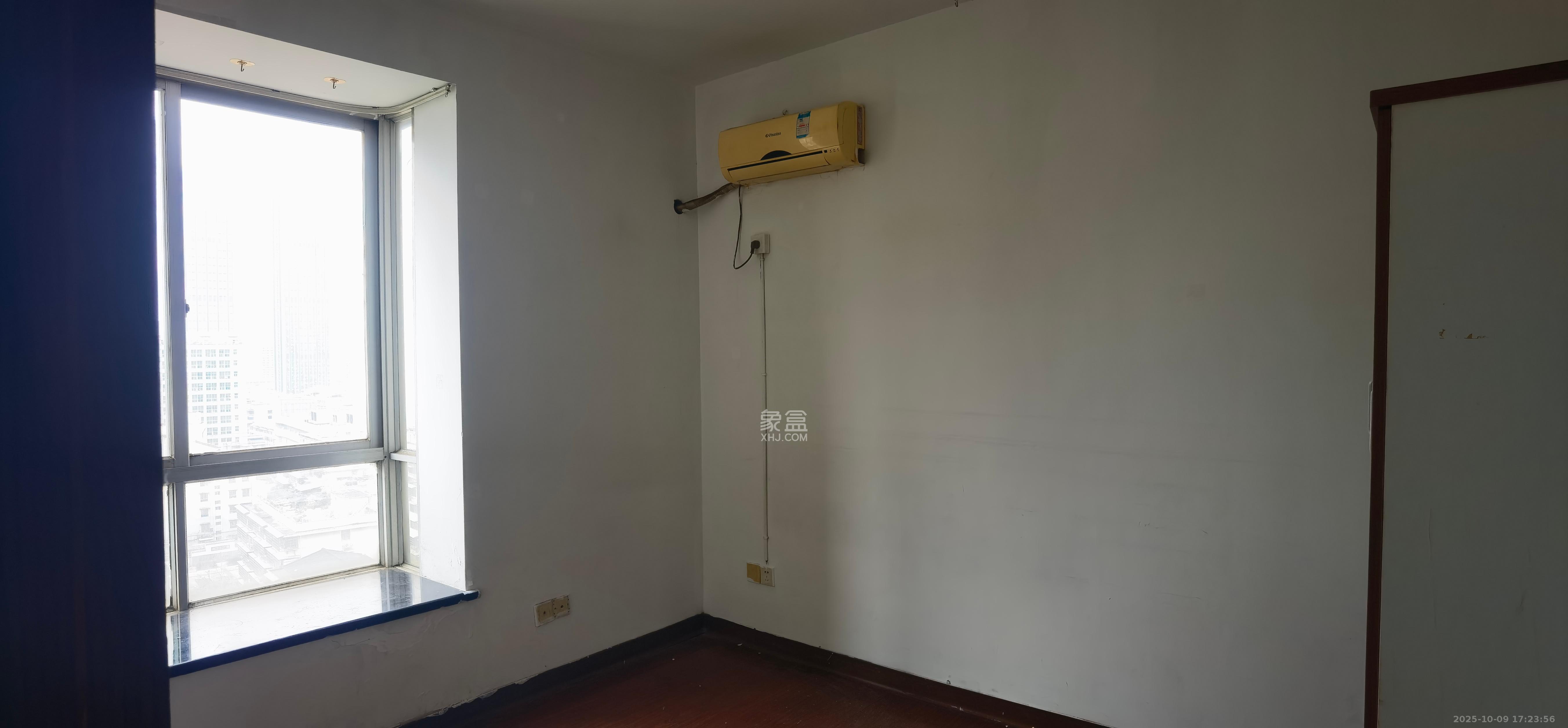 湖南财富中心  3室2厅1卫    4500.0元/月 湖南财富中心  3室2厅1卫    4500.0元/月室内图