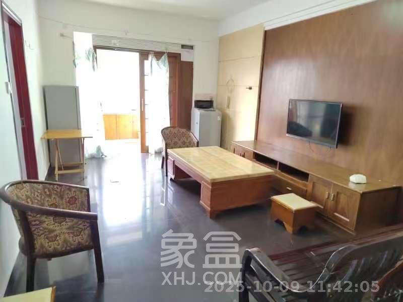 石岭小区B区  3室2厅1卫    2000.0元/月室内图1