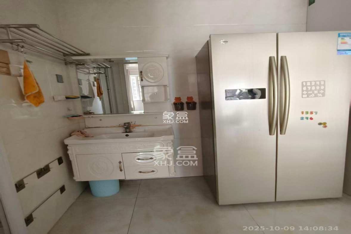 MOMA当代广场 3室2厅1卫 2100.0元/月 MOMA当代广场 3室2厅1卫 2100.0元/月室内图