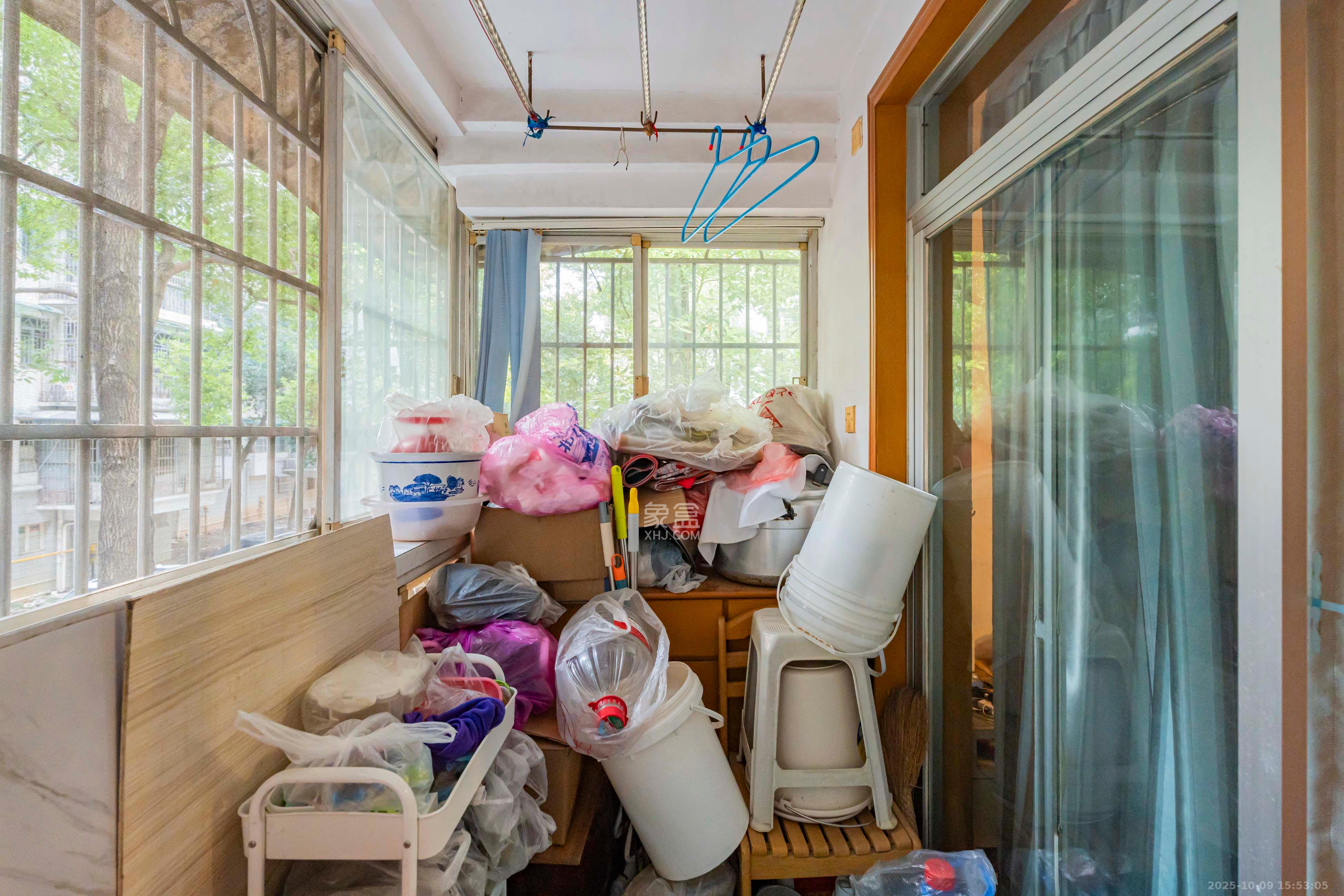 金帆小区  2室2厅1卫    45.0万 金帆小区  2室2厅1卫    45.0万阳台