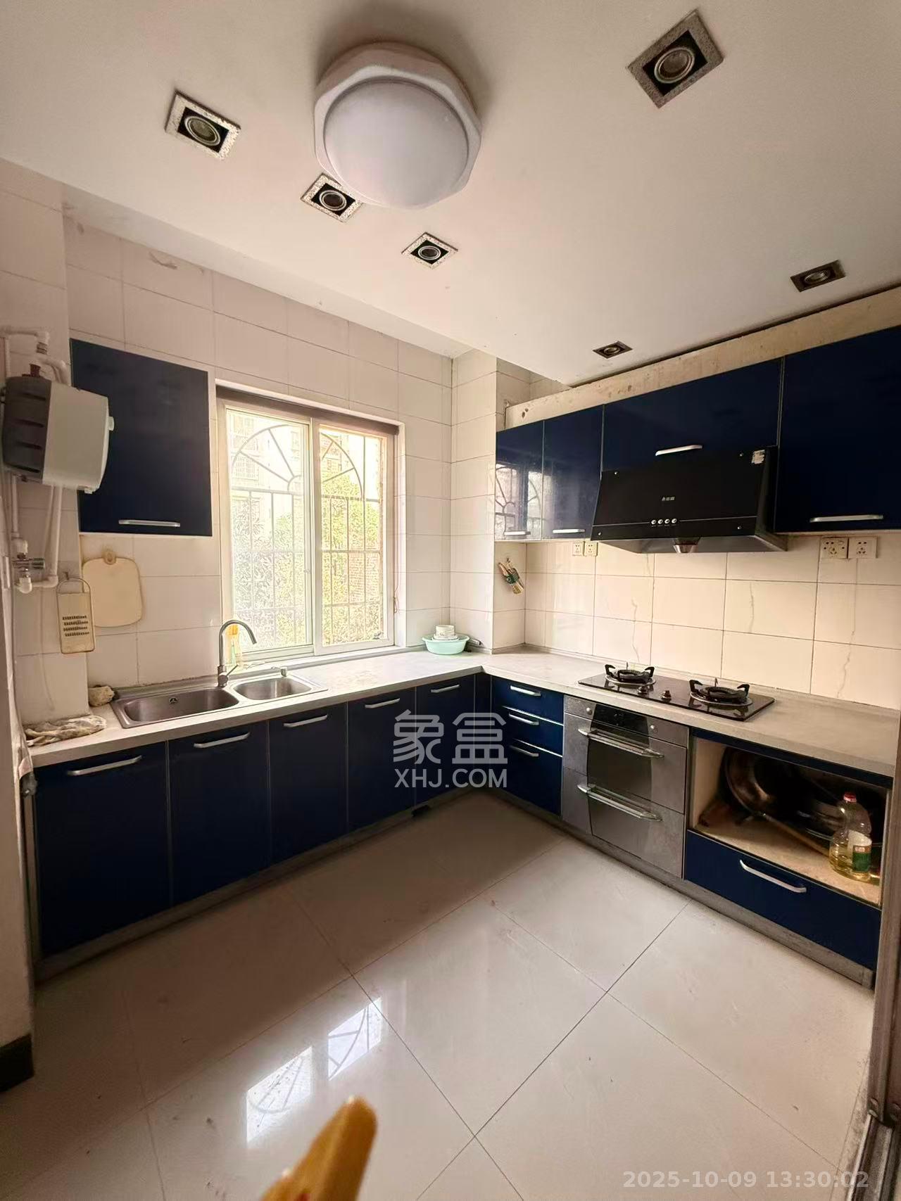 鑫天鑫城 3室2厅2卫 2200.0元/月 鑫天鑫城 3室2厅2卫 2200.0元/月室内图