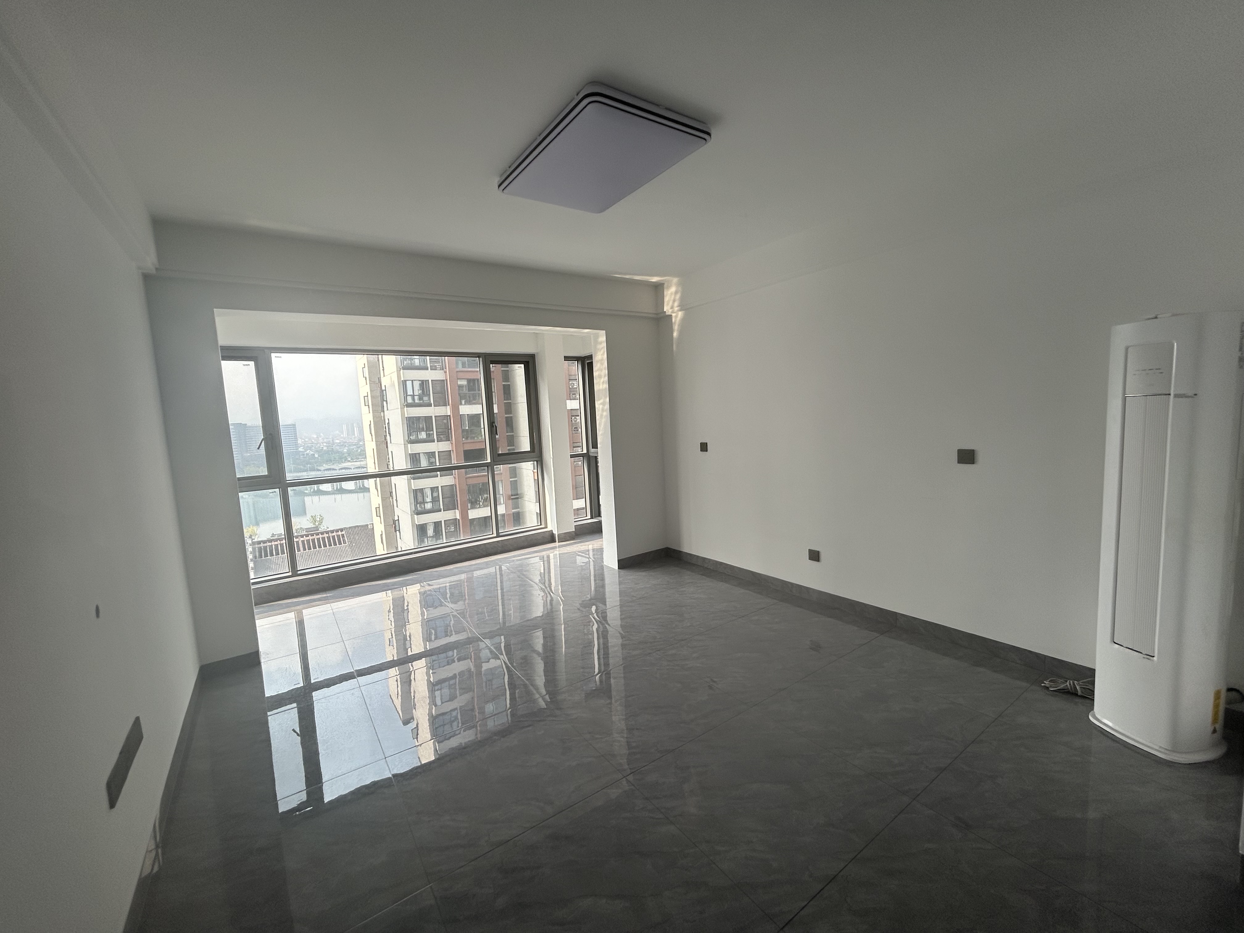 南门口安置小区二期 2室1厅1卫 1800.0元/月 南门口安置小区二期 2室1厅1卫 1800.0元/月室内图