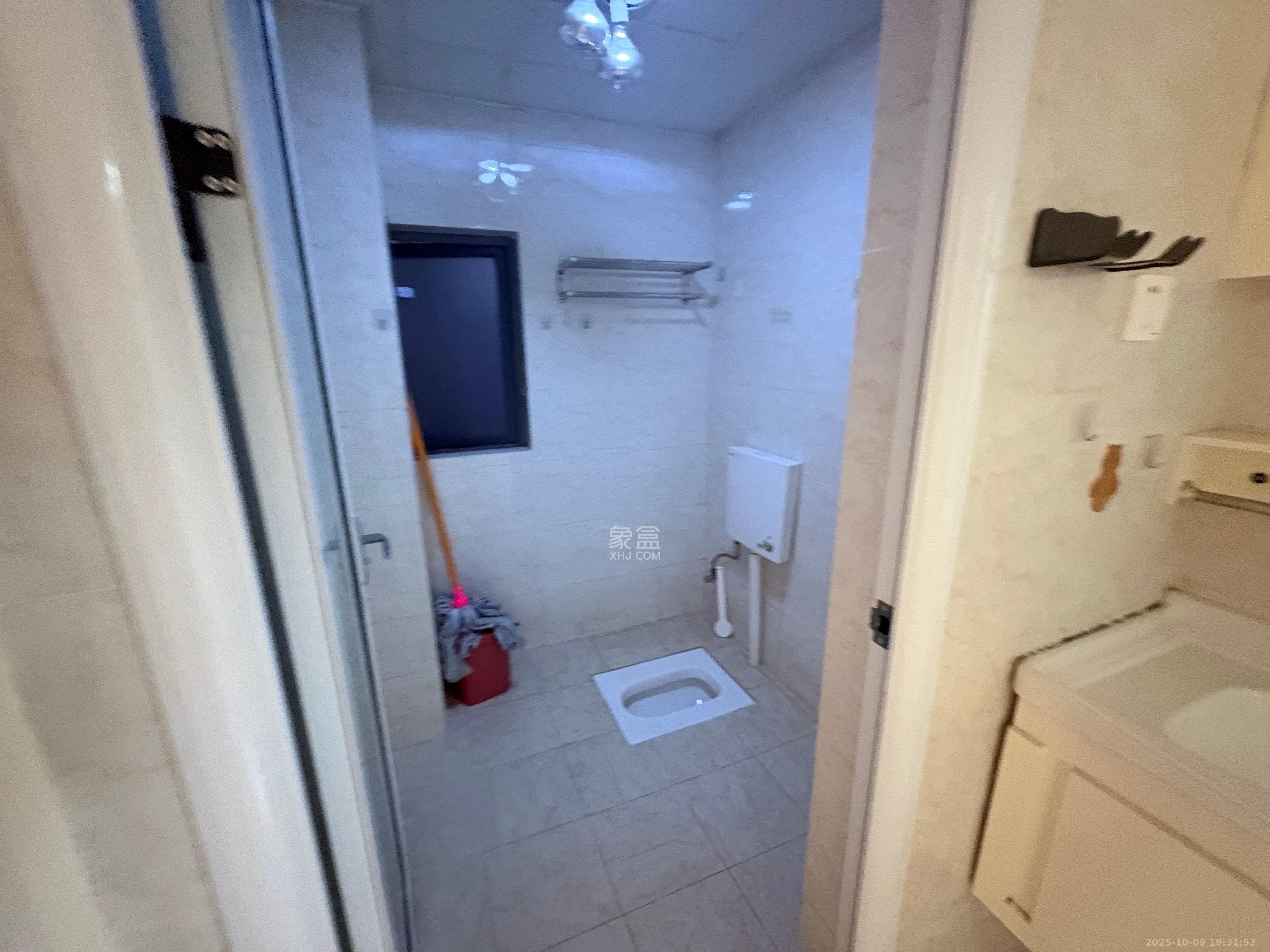 高升时代广场（冠铭商务中心）  4室2厅1卫    1800.0元/月室内图