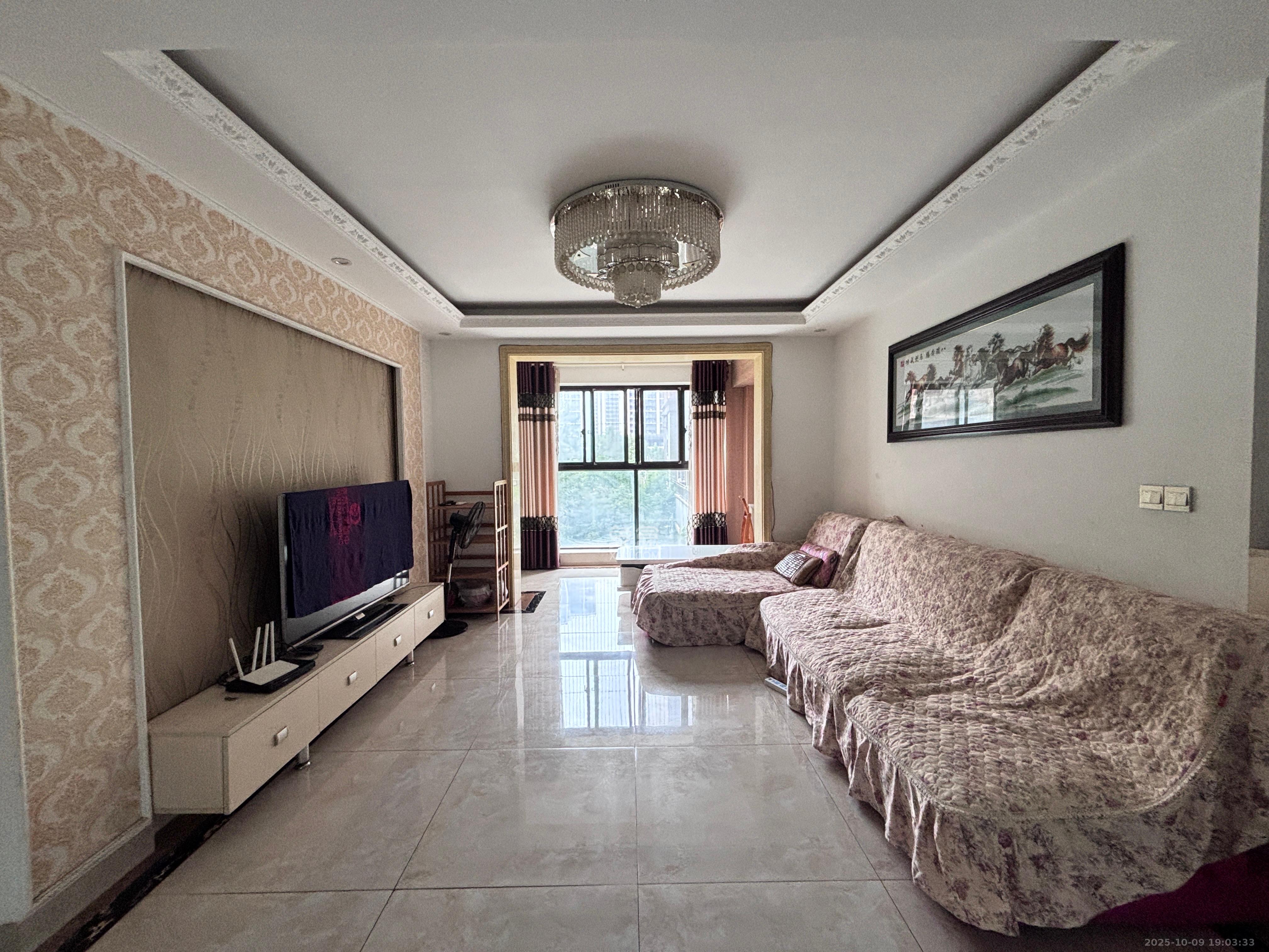 新城国际花都 3室2厅2卫 1800.0元/月 新城国际花都 3室2厅2卫 1800.0元/月室内图