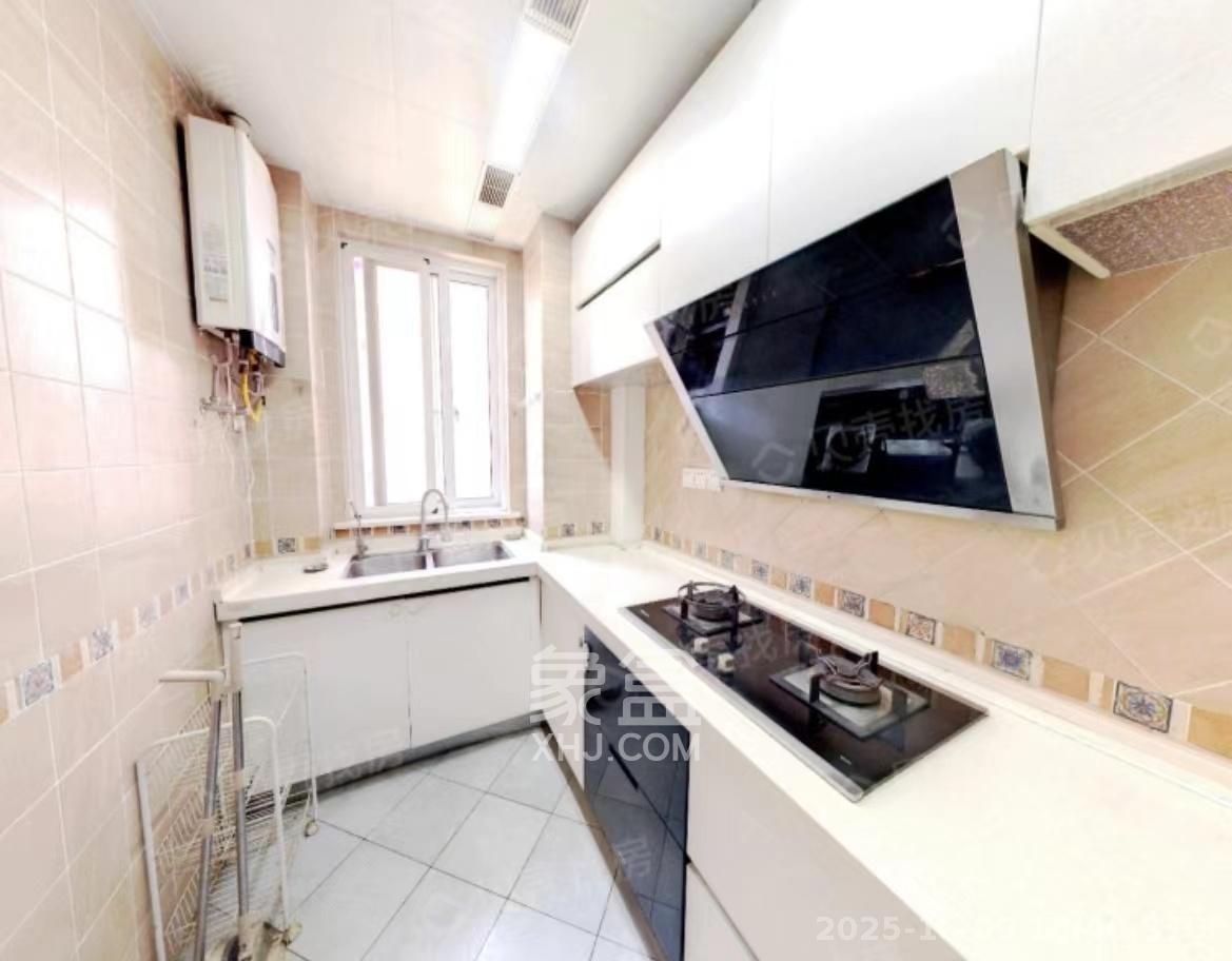 绿地新都会 3室2厅1卫 2300.0元/月 绿地新都会 3室2厅1卫 2300.0元/月室内图