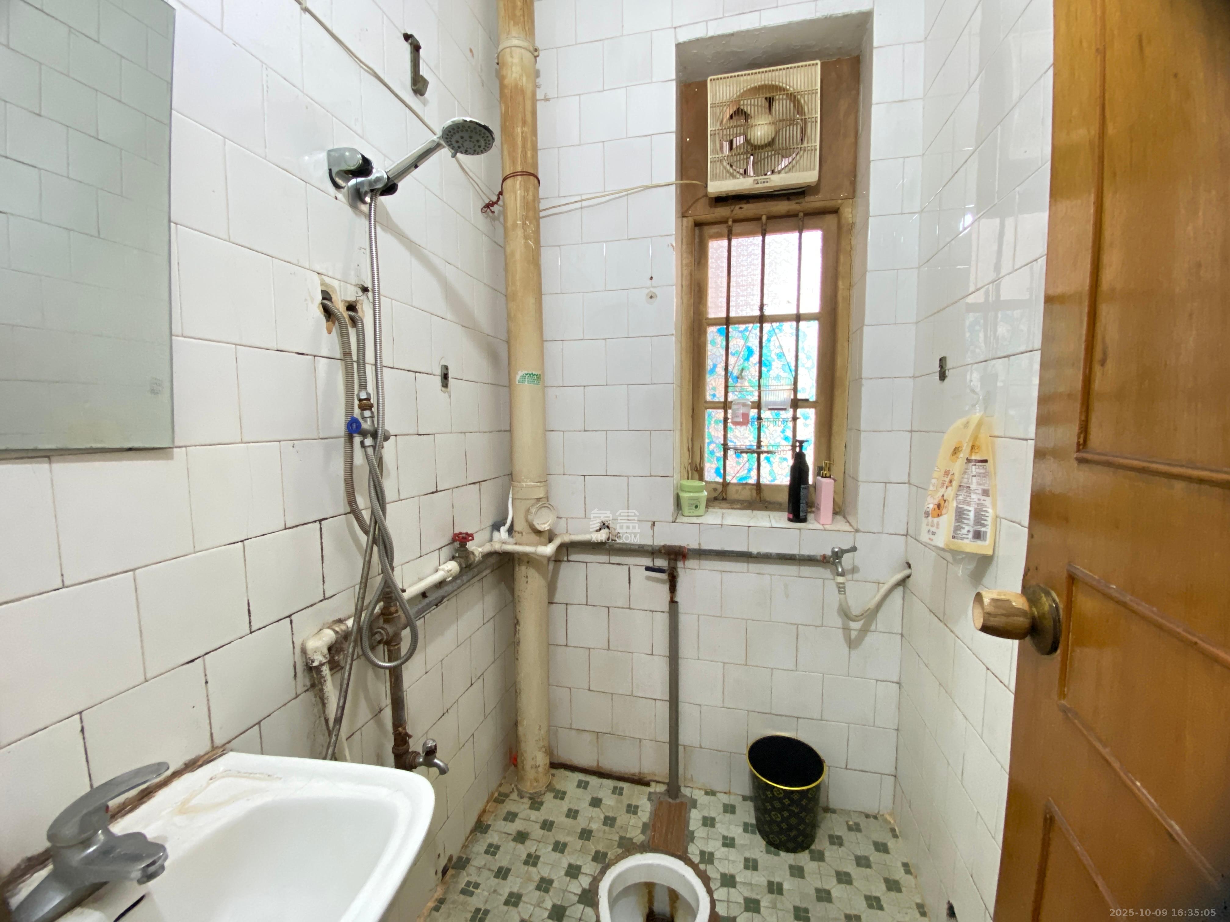 湖南第六工程有限公司机关小区(六公司机关大院) 1室1厅1卫 1300.0元/月 湖南第六工程有限公司机关小区(六公司机关大院) 1室1厅1卫 1300.0元/月室内图