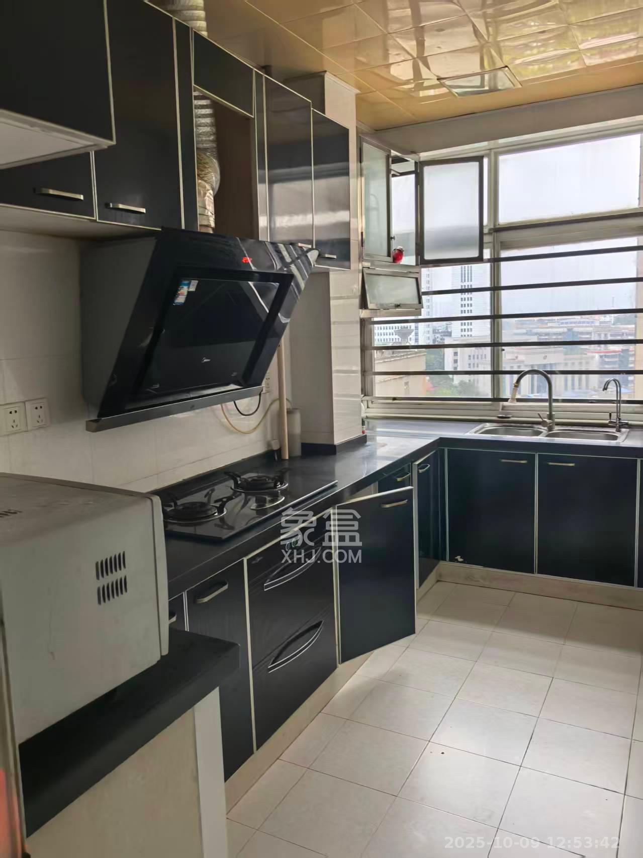 楚天家园  3室2厅2卫    1800.0元/月室内图