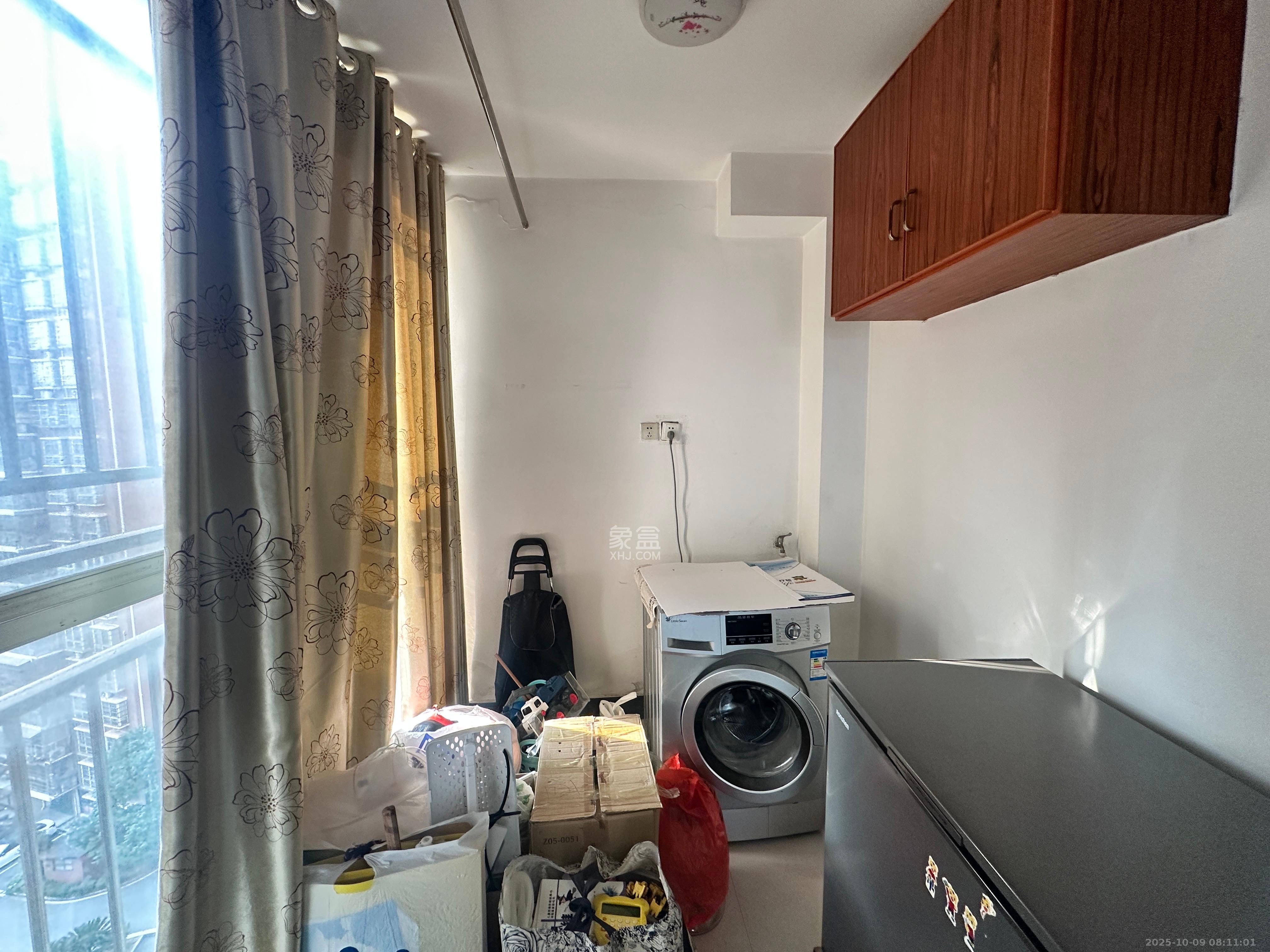 弘欣公寓  4室2厅1卫    2400.0元/月 弘欣公寓  4室2厅1卫    2400.0元/月室内图