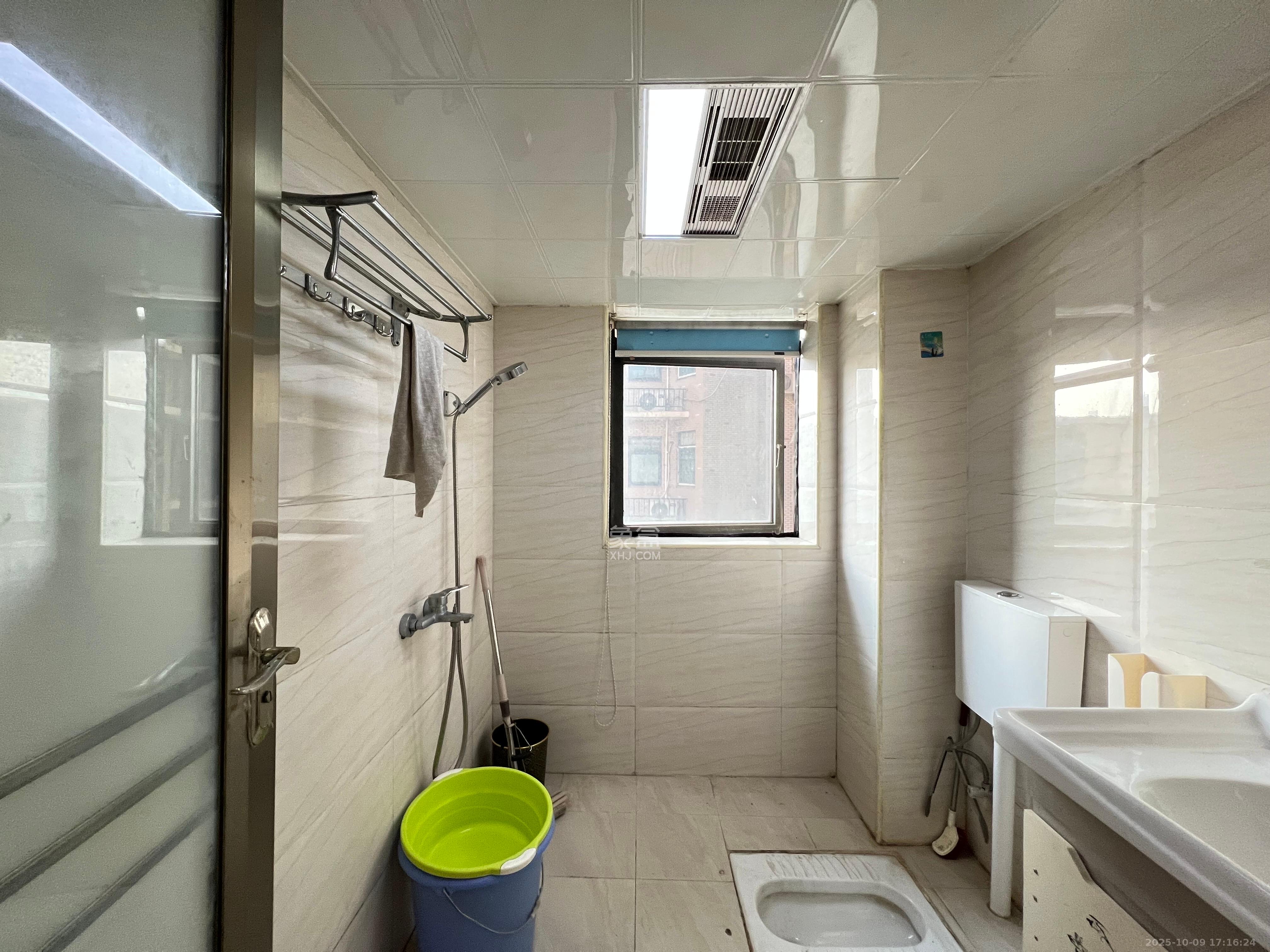 曙光领峰（曙光家园）  2室1厅1卫    2300.0元/月室内图