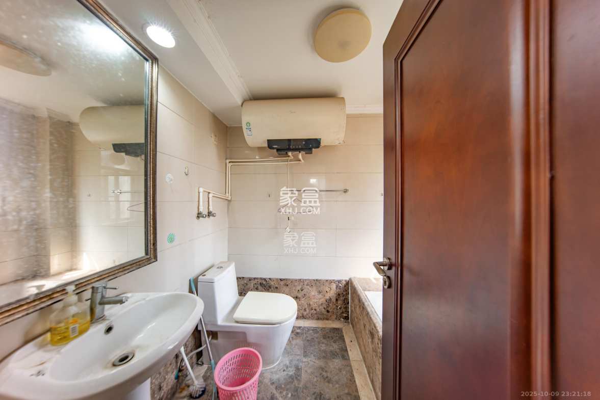 江山帝景雅典 1室2厅1卫 148.0万 江山帝景雅典 1室2厅1卫 148.0万卫生间