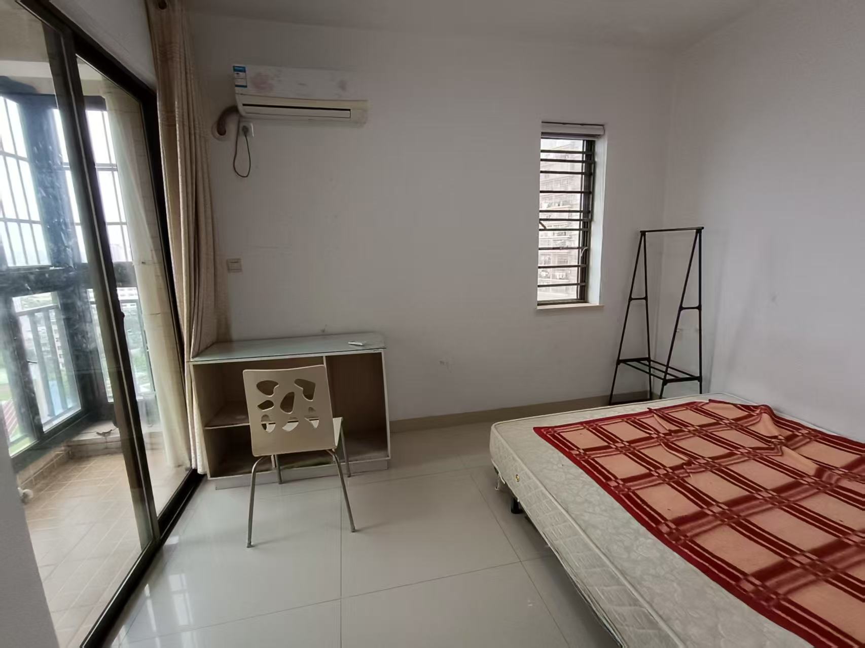 滨江绿都 2室2厅1卫 2100.0元/月 滨江绿都 2室2厅1卫 2100.0元/月室内图