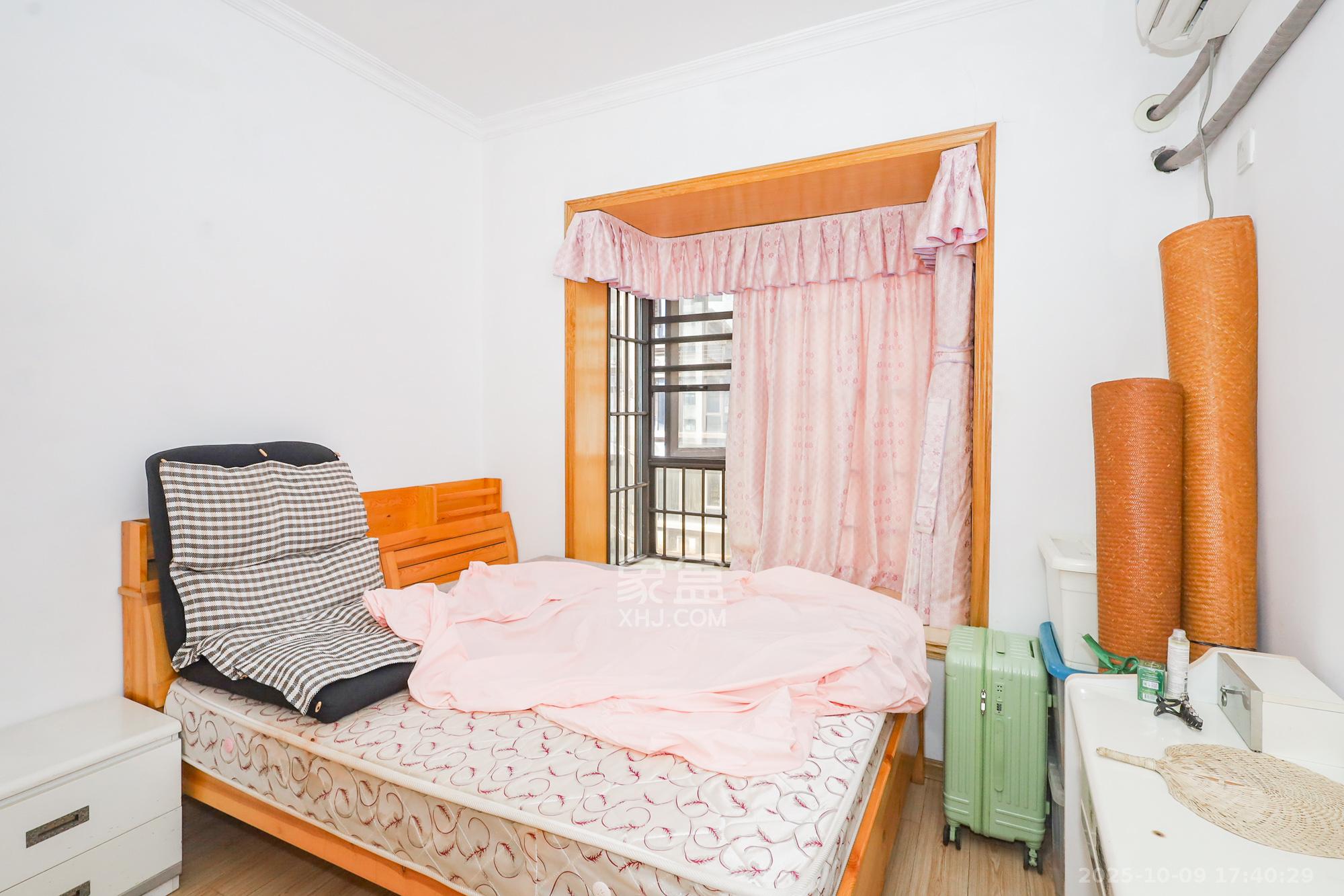 钰龙天下一期  3室2厅1卫    280.0万卧室