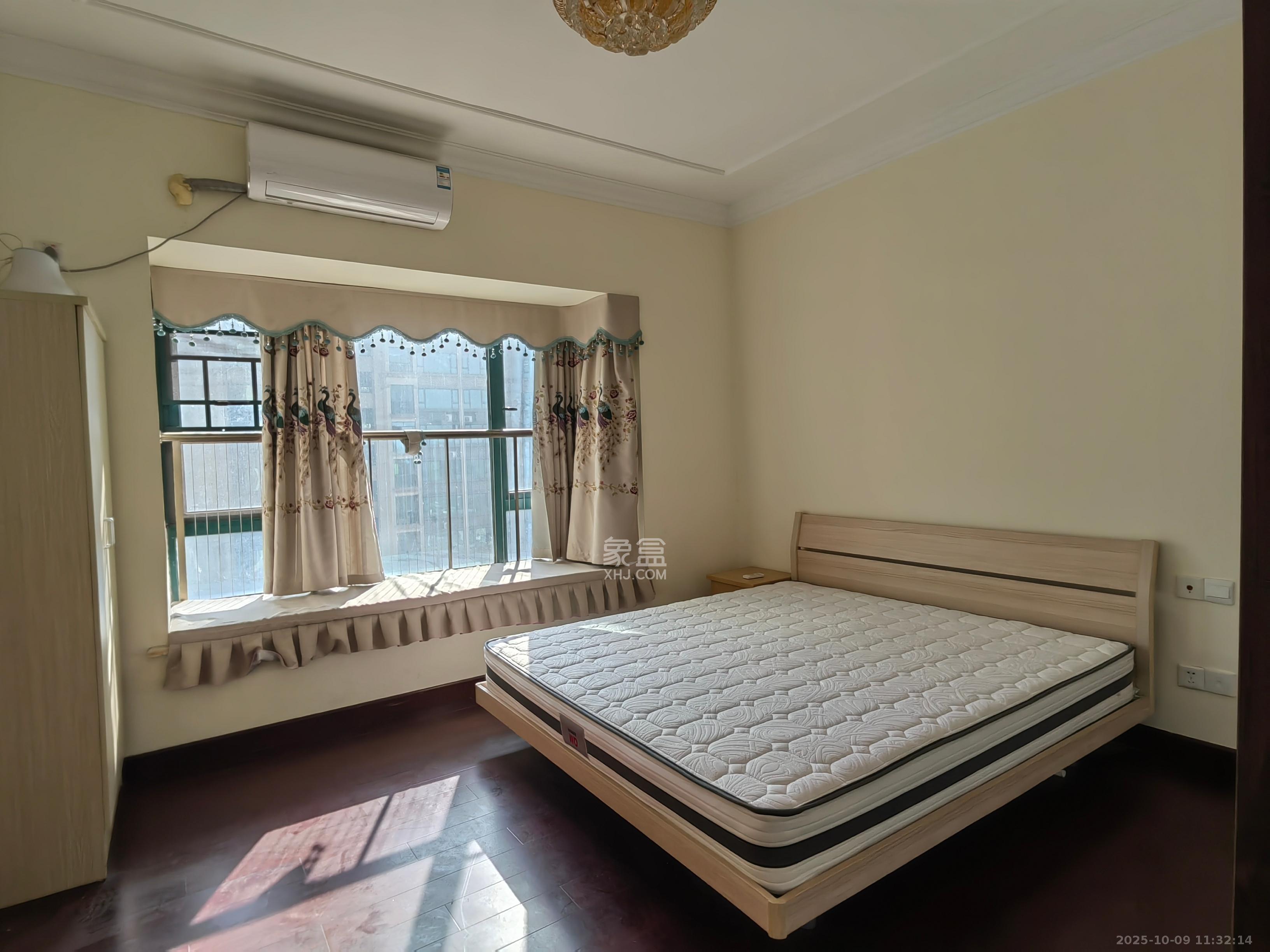 恒大城 3室2厅1卫 2200.0元/月 恒大城 3室2厅1卫 2200.0元/月室内图