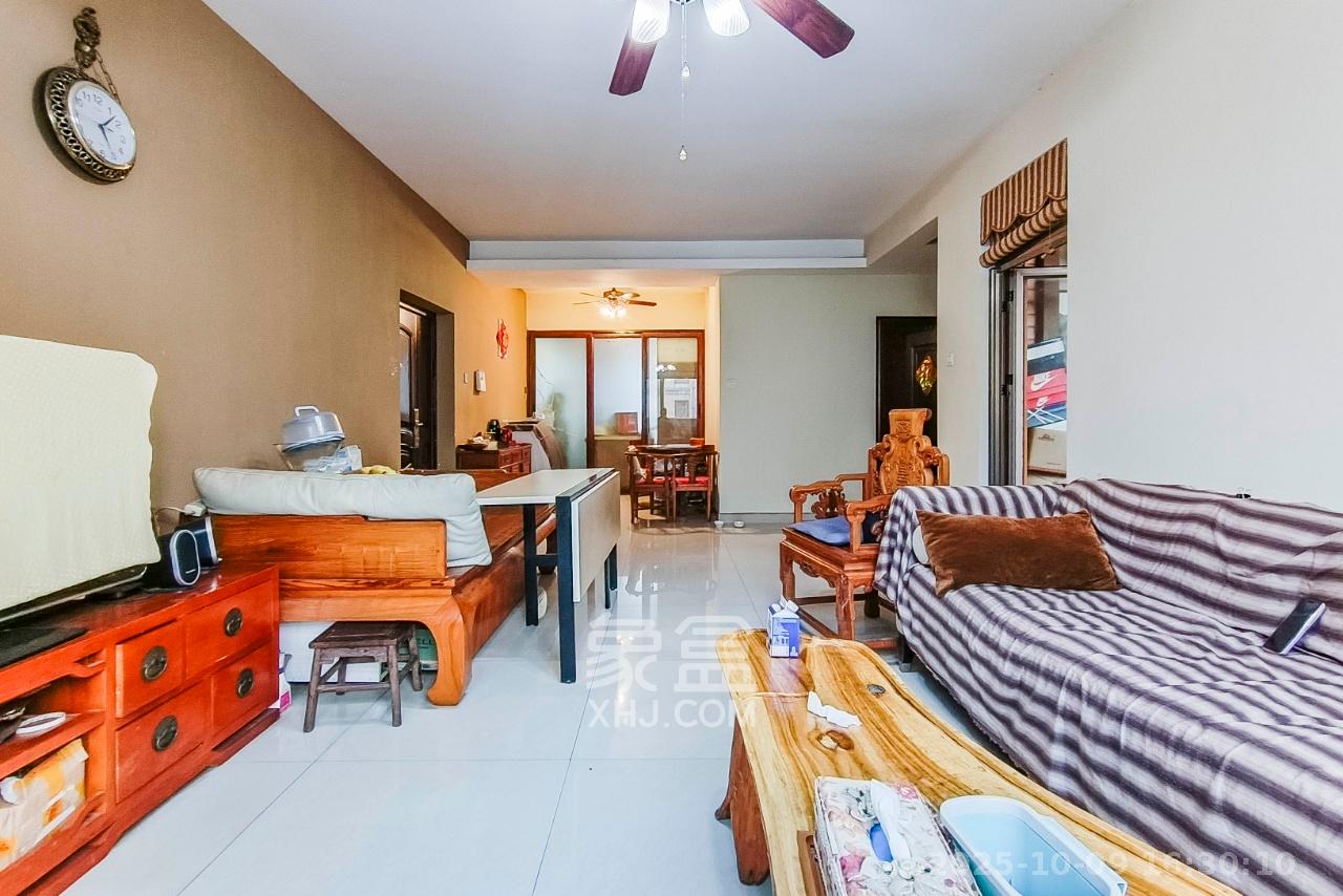 米兰春天  2室2厅1卫    2000.0元/月 米兰春天  2室2厅1卫    2000.0元/月