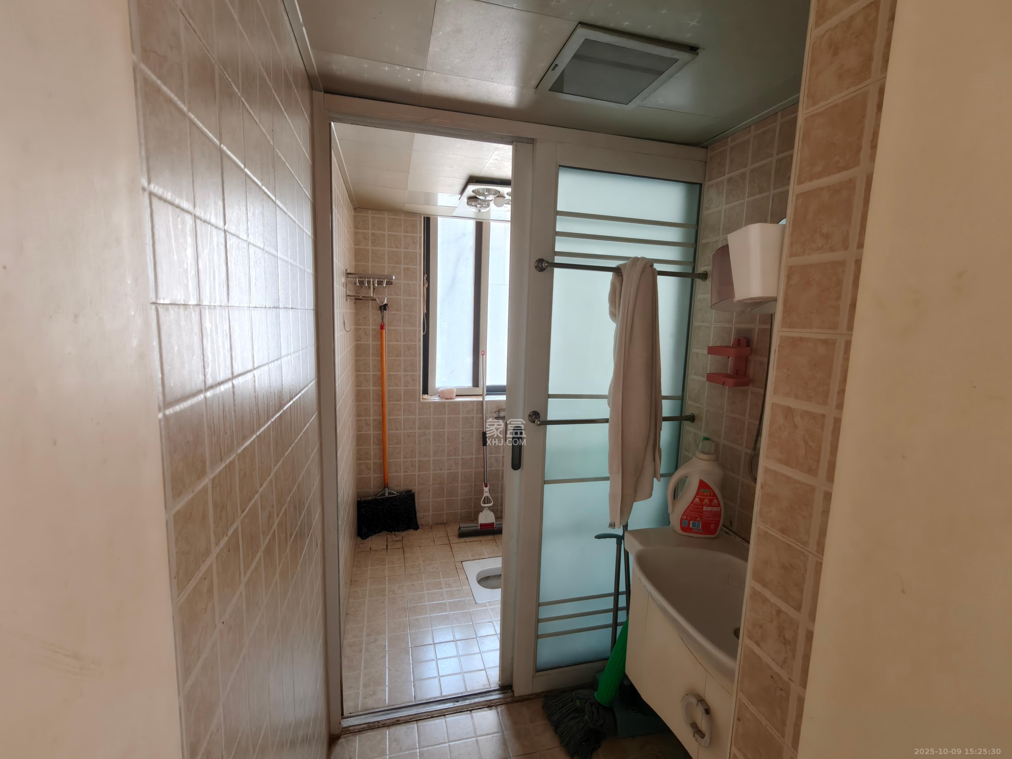 尚都花园城  1室2厅1卫    1700.0元/月室内图