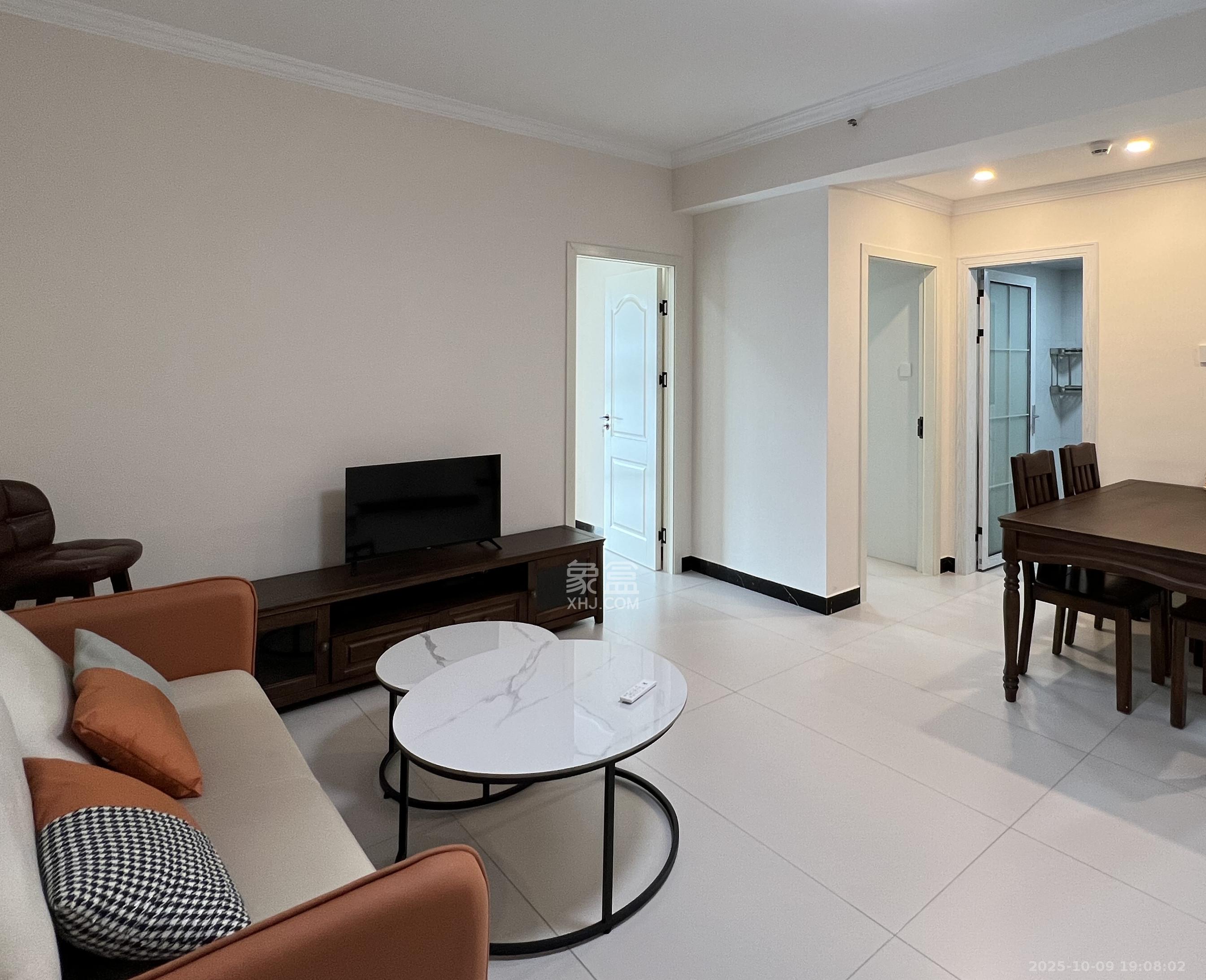 阳光城檀悦  2室1厅1卫    3200.0元/月 阳光城檀悦  2室1厅1卫    3200.0元/月室内图