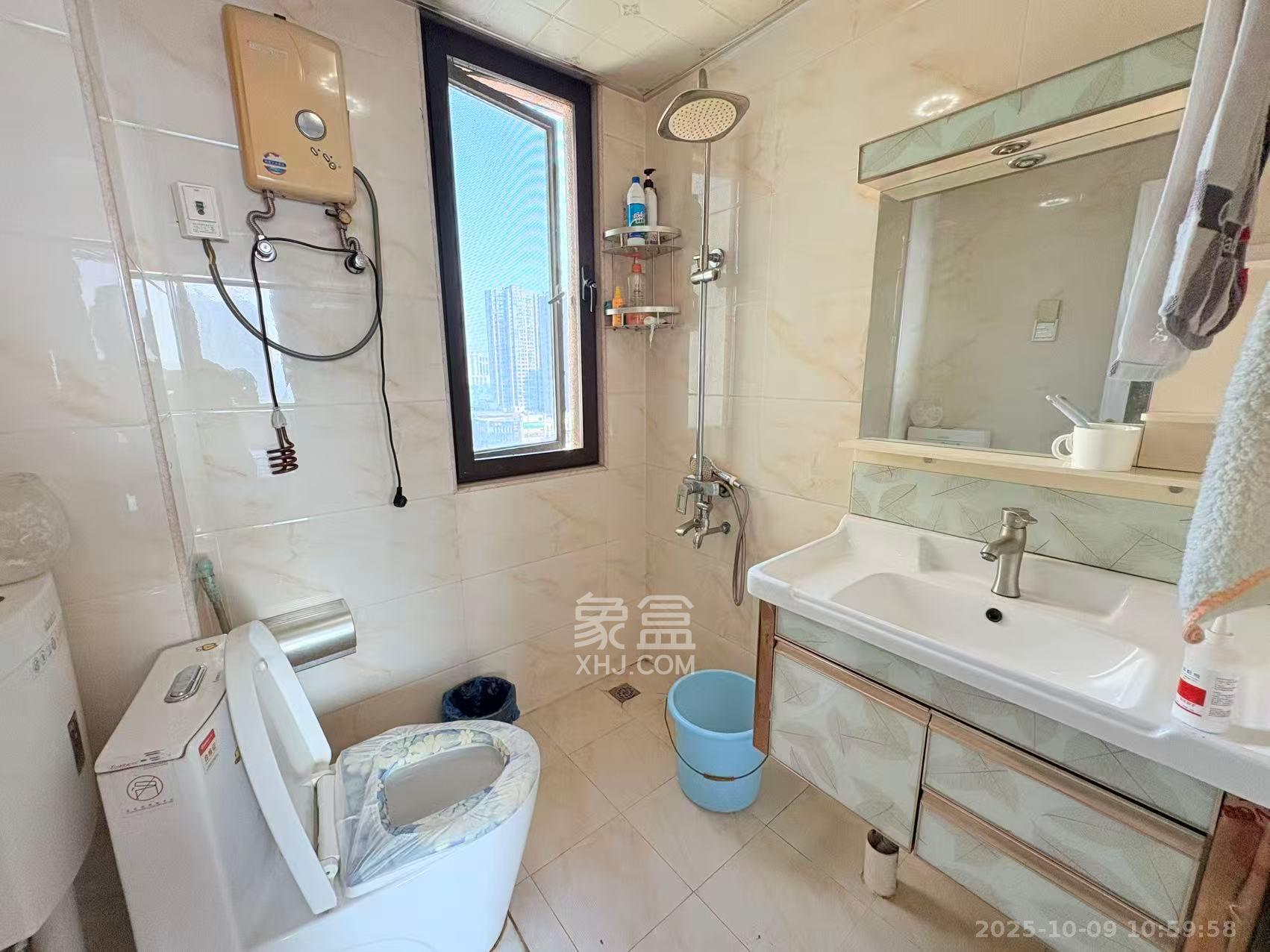 芙蓉万国城MOMA(卓越汇富苑) 3室2厅2卫 2300.0元/月 芙蓉万国城MOMA(卓越汇富苑) 3室2厅2卫 2300.0元/月室内图