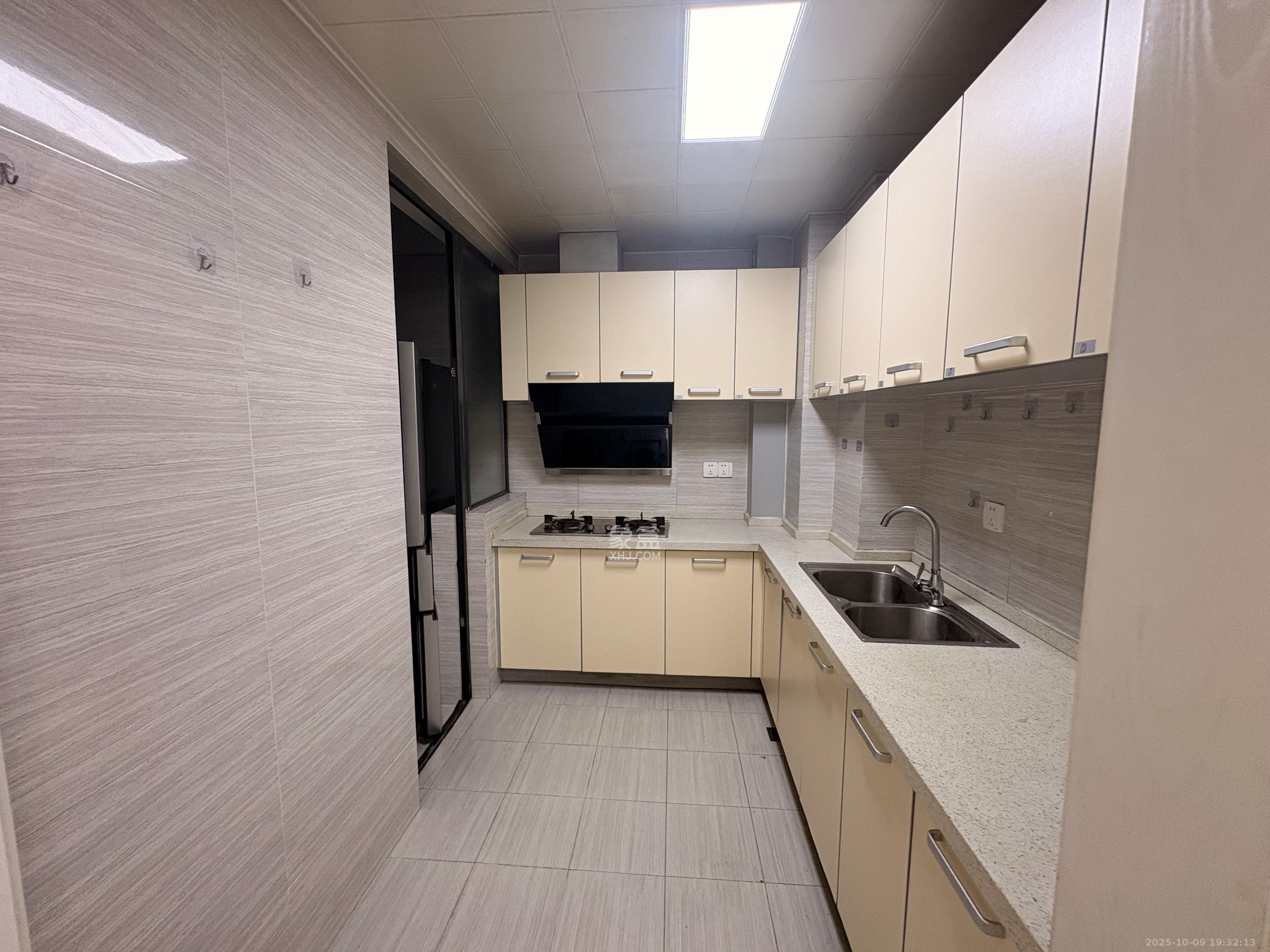 高升时代广场（冠铭商务中心）  4室2厅1卫    1800.0元/月室内图