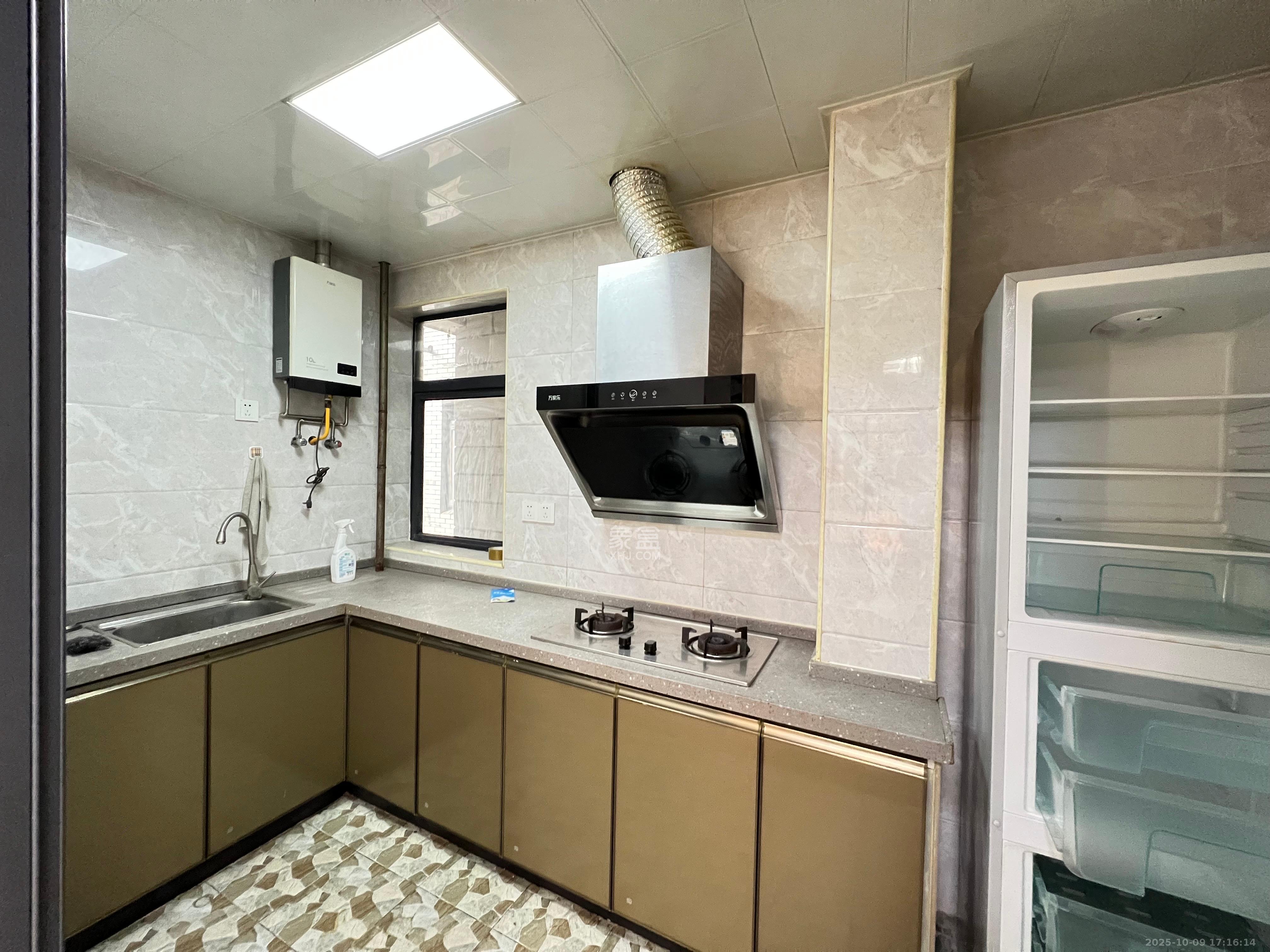 曙光领峰（曙光家园）  2室1厅1卫    2300.0元/月室内图