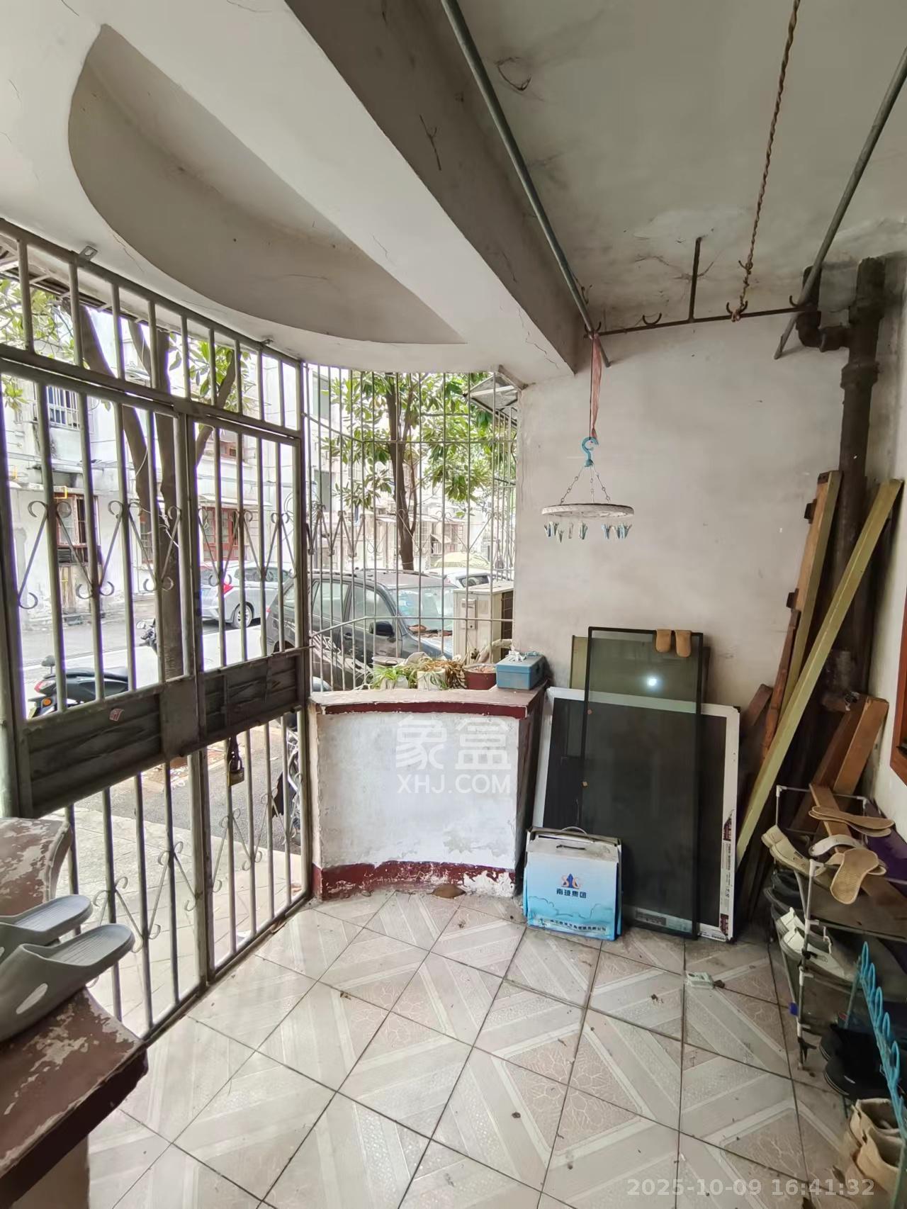 雅泰花园  3室2厅2卫    2200.0元/月室内图