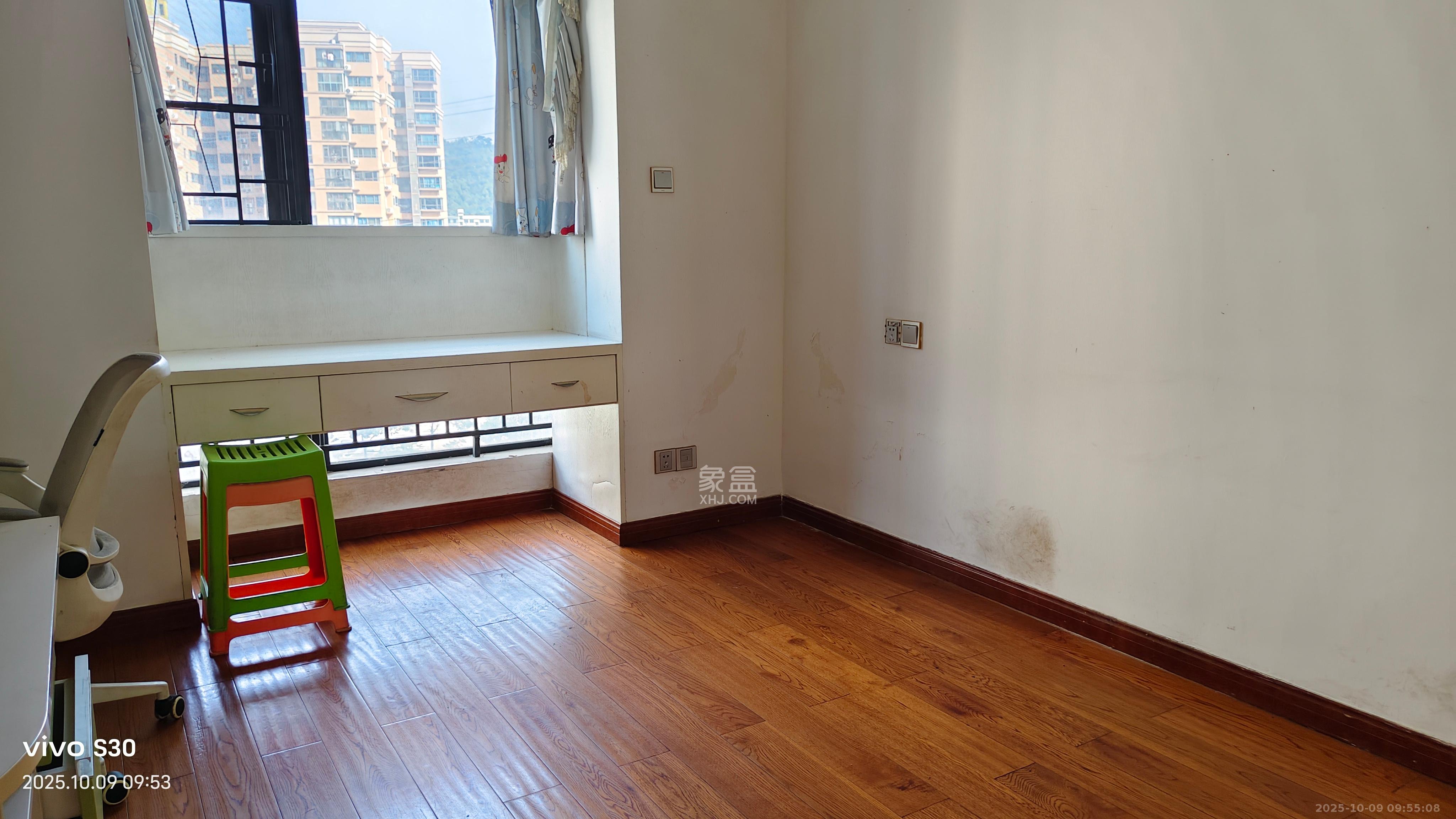 莱茵城  3室2厅2卫    2600.0元/月室内图