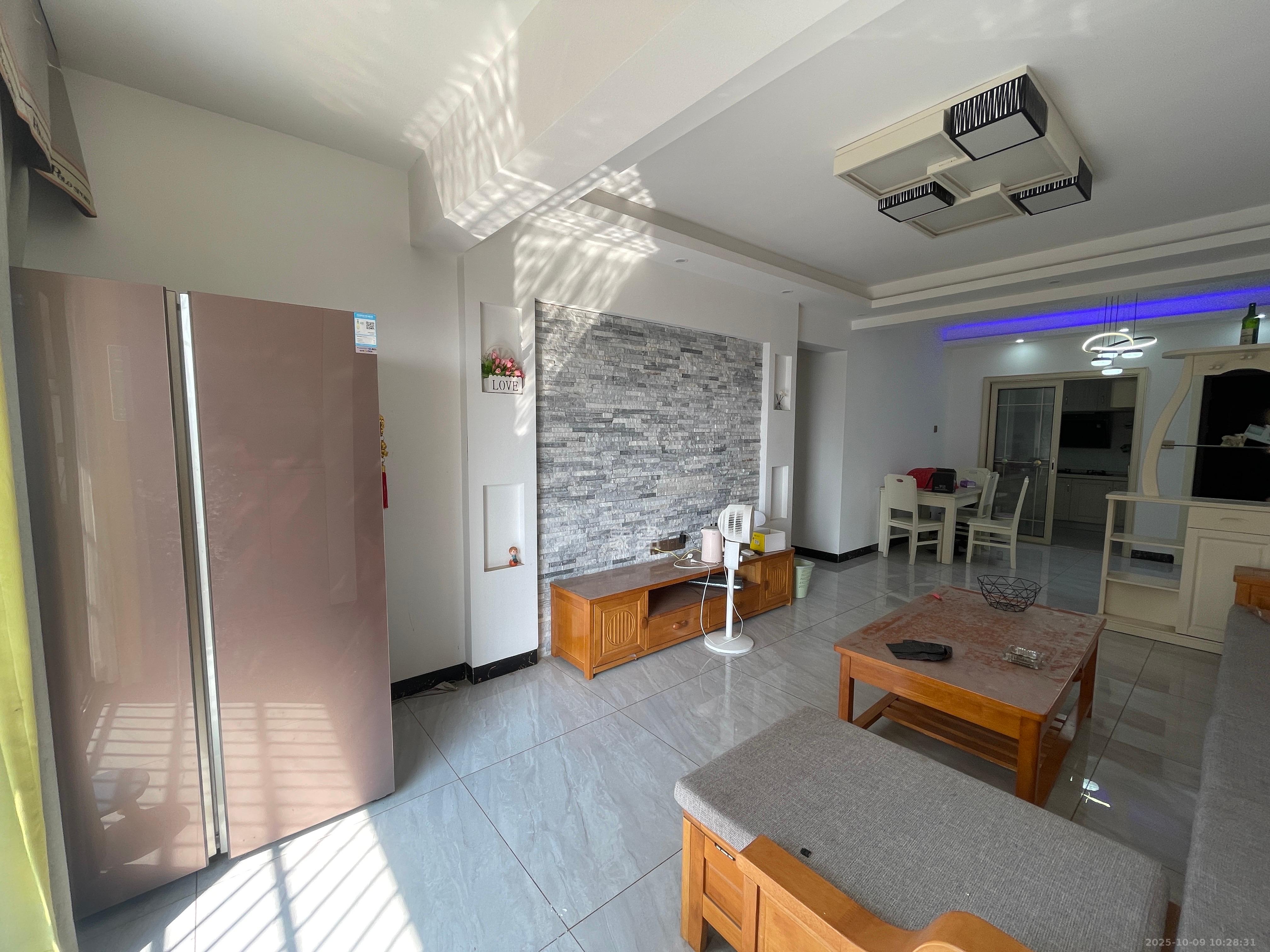 锦绣兰亭  3室1厅1卫    1800.0元/月室内图