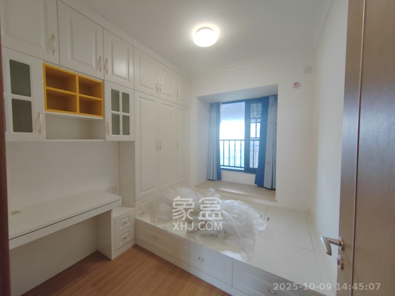 万科魅力之城  3室2厅2卫    2900.0元/月室内图