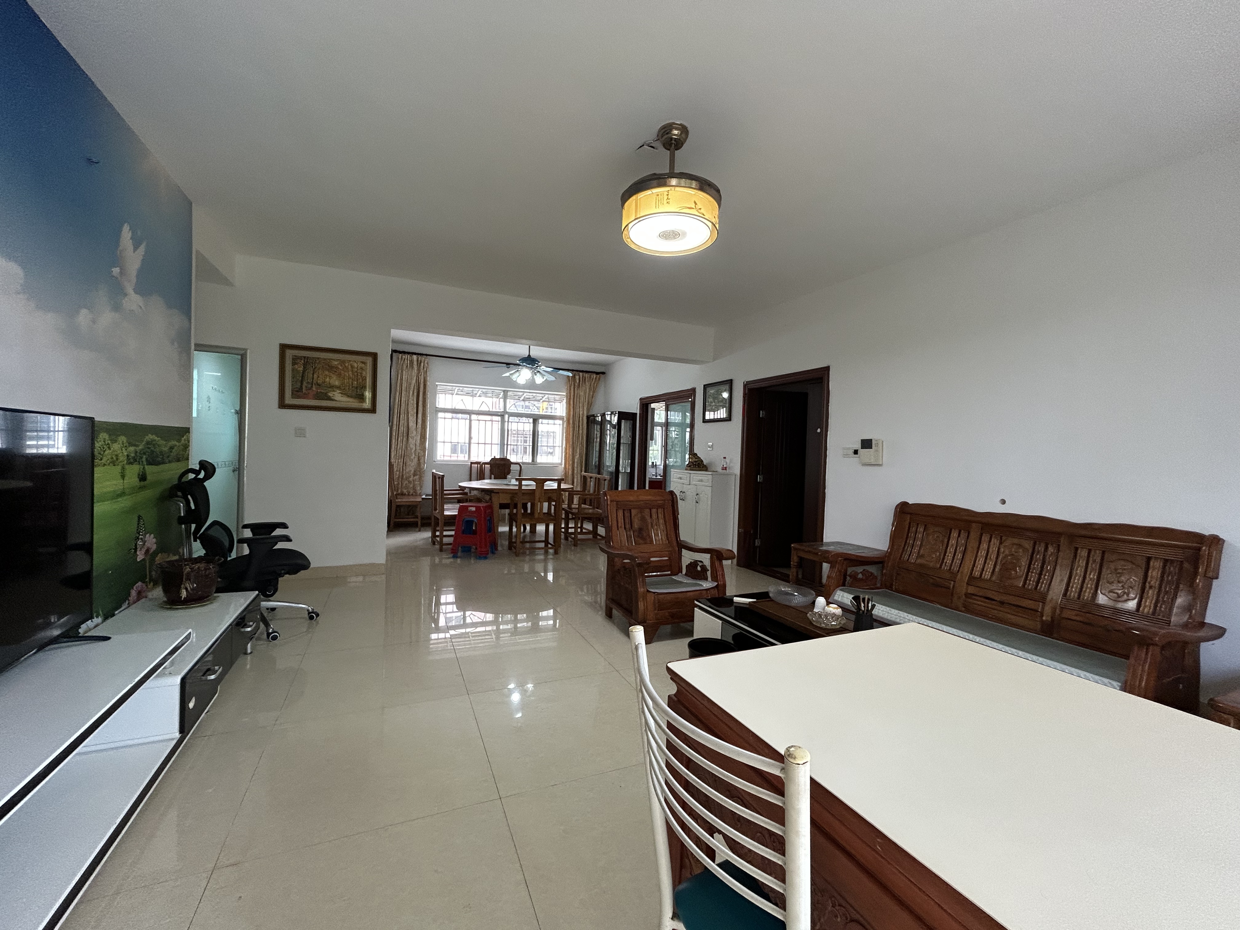 八一小区 3室2厅2卫 2700.0元/月 八一小区 3室2厅2卫 2700.0元/月室内图