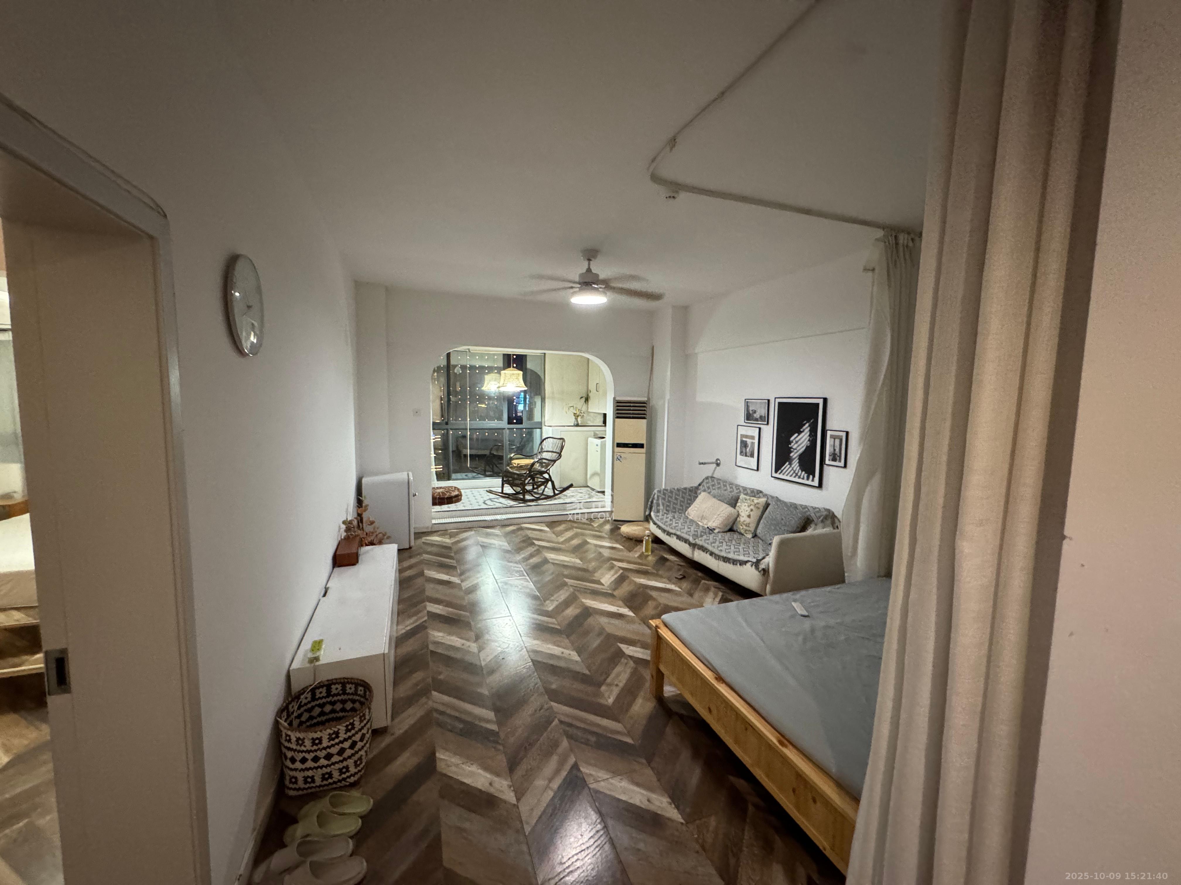 七彩丽都  2室1厅1卫    2600.0元/月