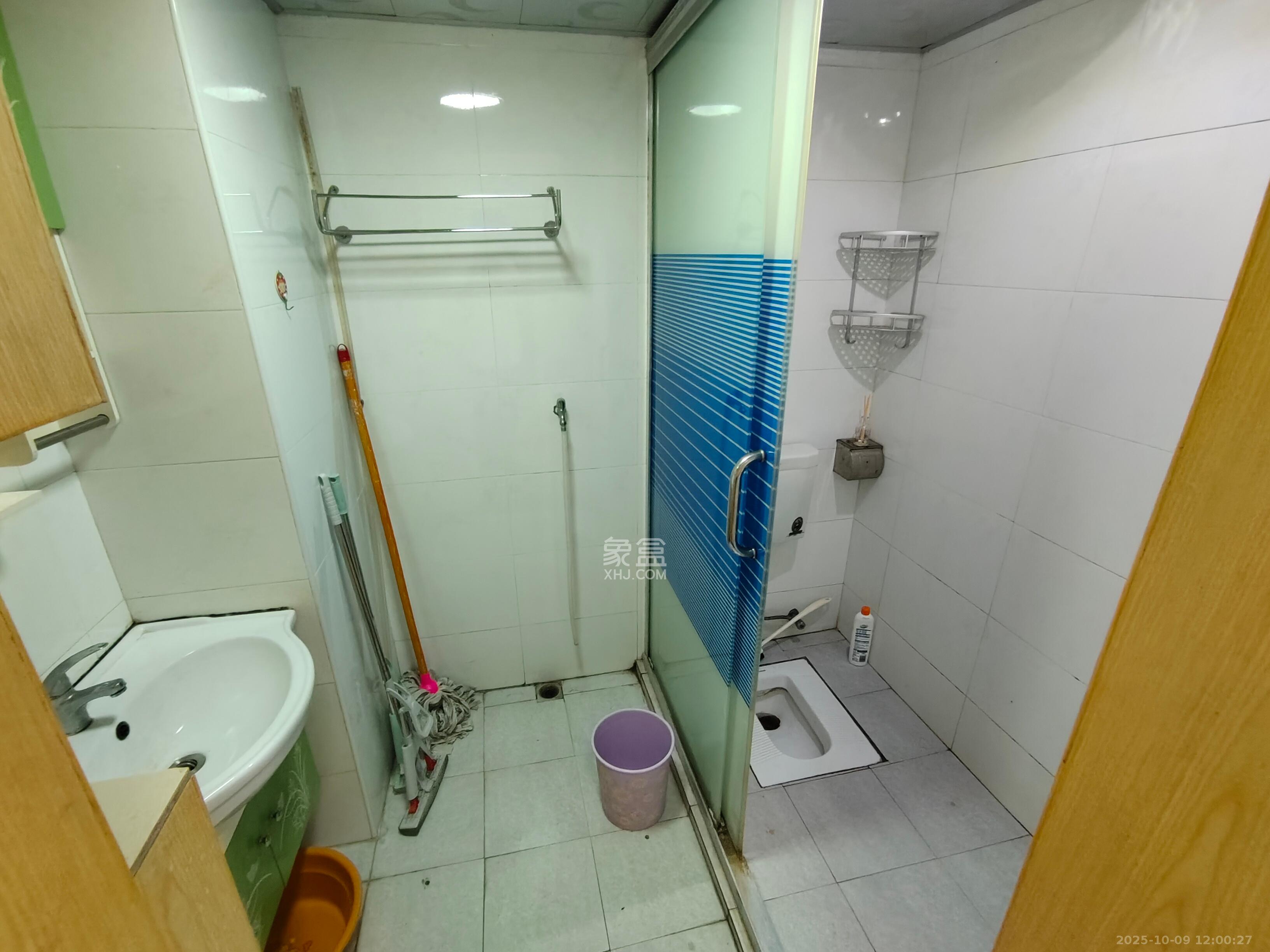 上峰苑(兰亭玥岛) 1室1厅1卫 1400.0元/月 上峰苑(兰亭玥岛) 1室1厅1卫 1400.0元/月室内图