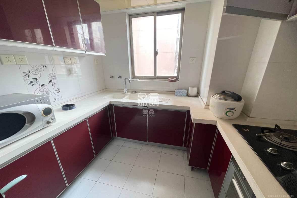 南国嘉苑  5室2厅3卫    4500.0元/月 南国嘉苑  5室2厅3卫    4500.0元/月室内图