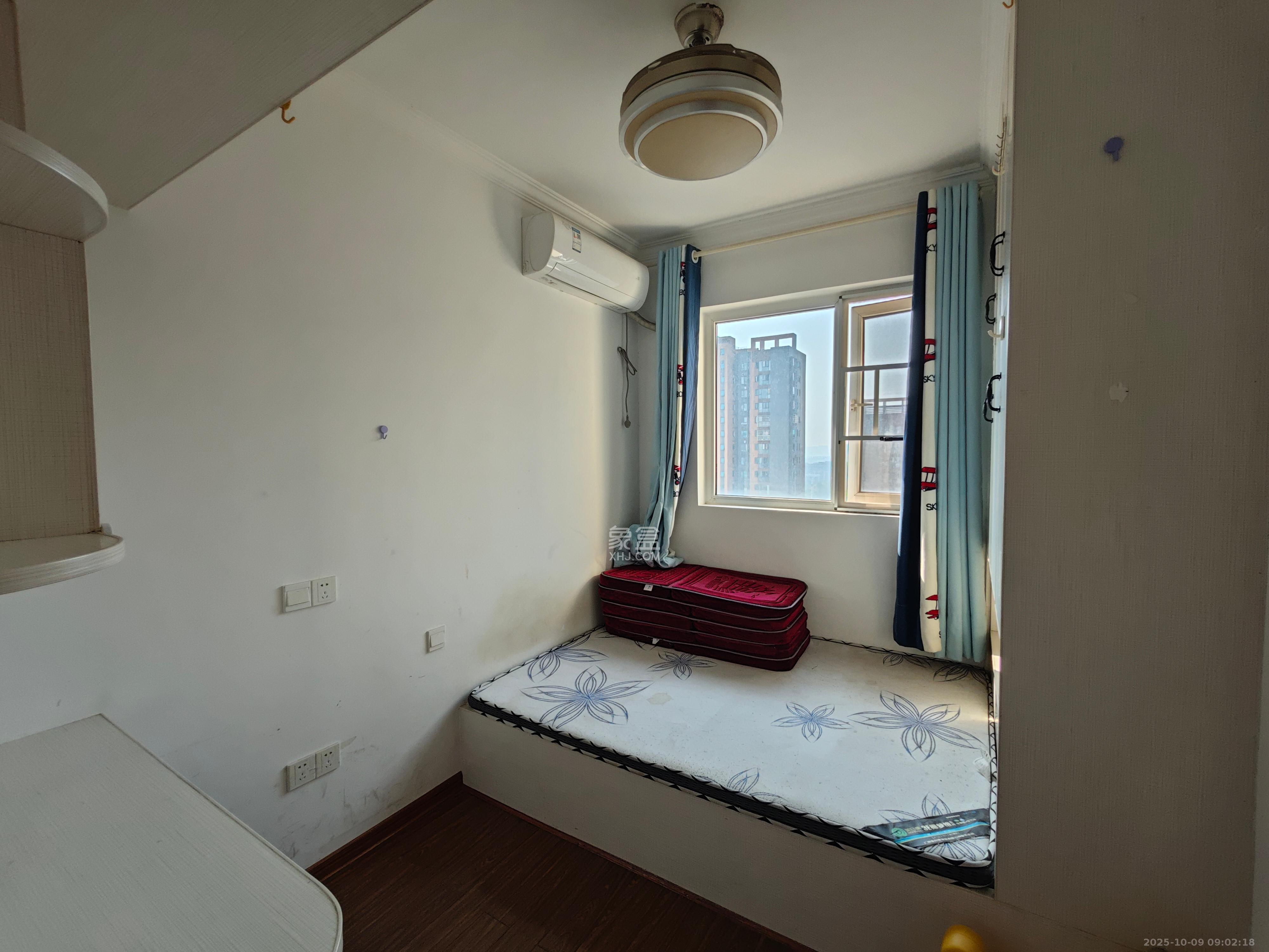 MOMA当代广场  3室2厅1卫    2000.0元/月室内图