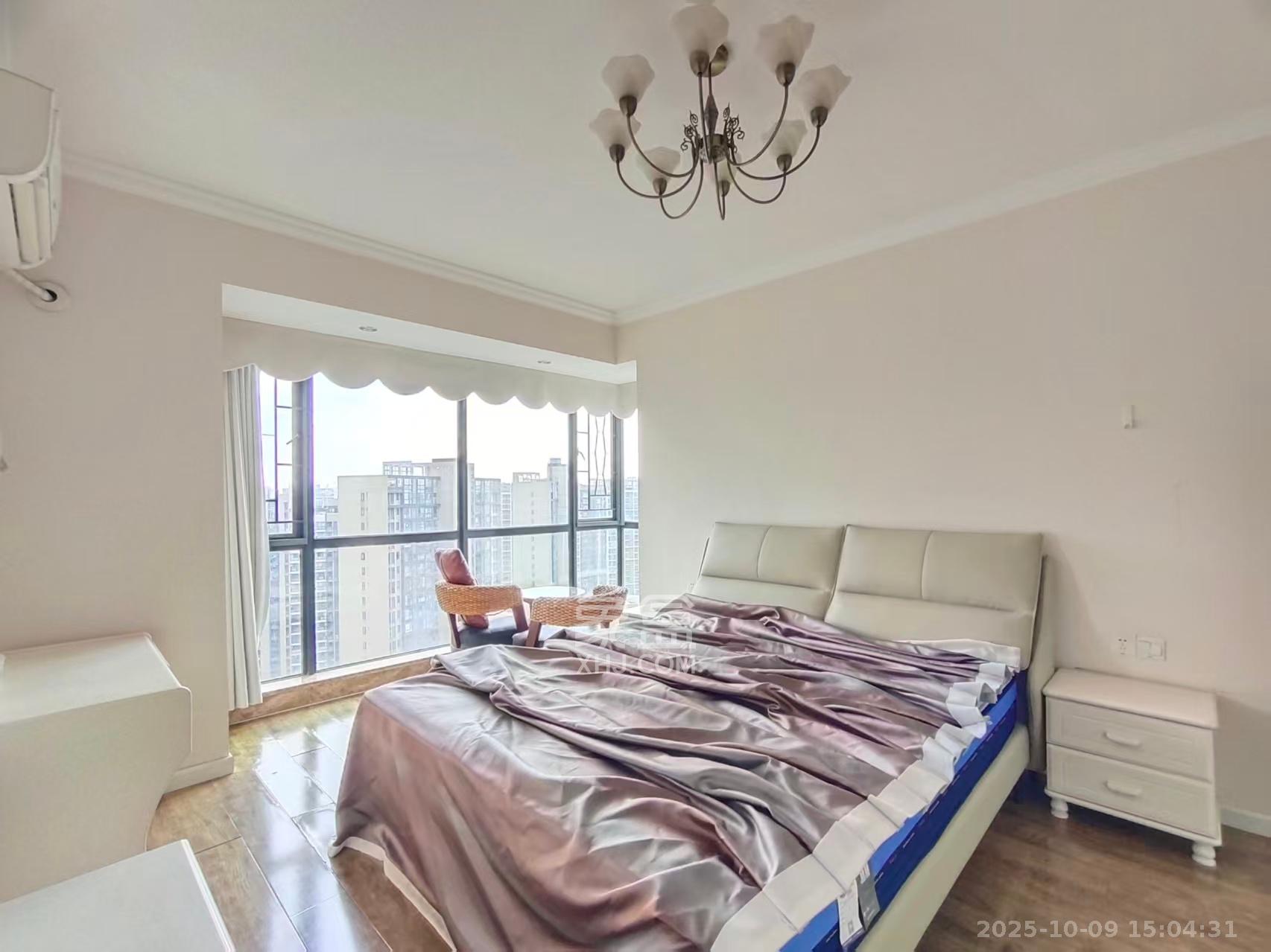 融科东南海  3室2厅2卫    2500.0元/月 融科东南海  3室2厅2卫    2500.0元/月室内图