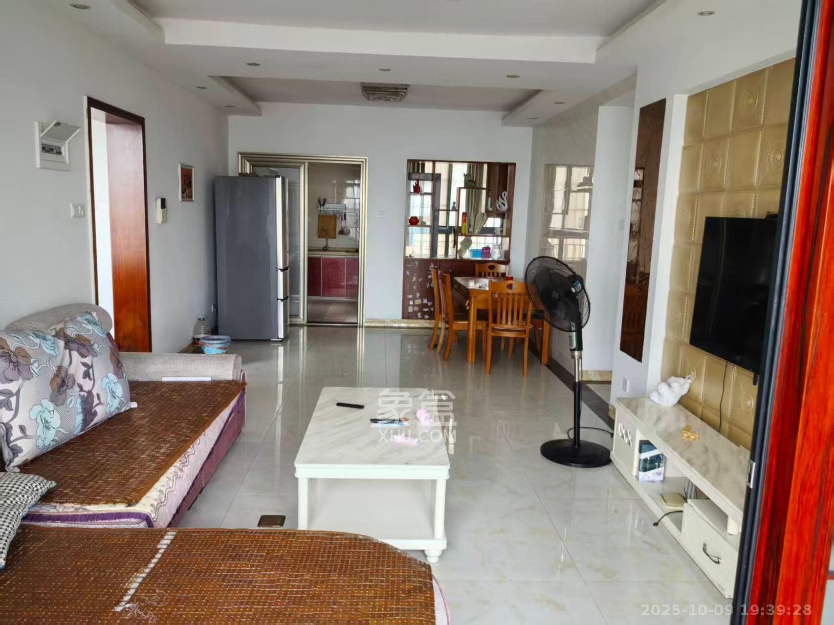 佳兆业君汇上品  3室2厅1卫    1700.0元/月 佳兆业君汇上品  3室2厅1卫    1700.0元/月室内图