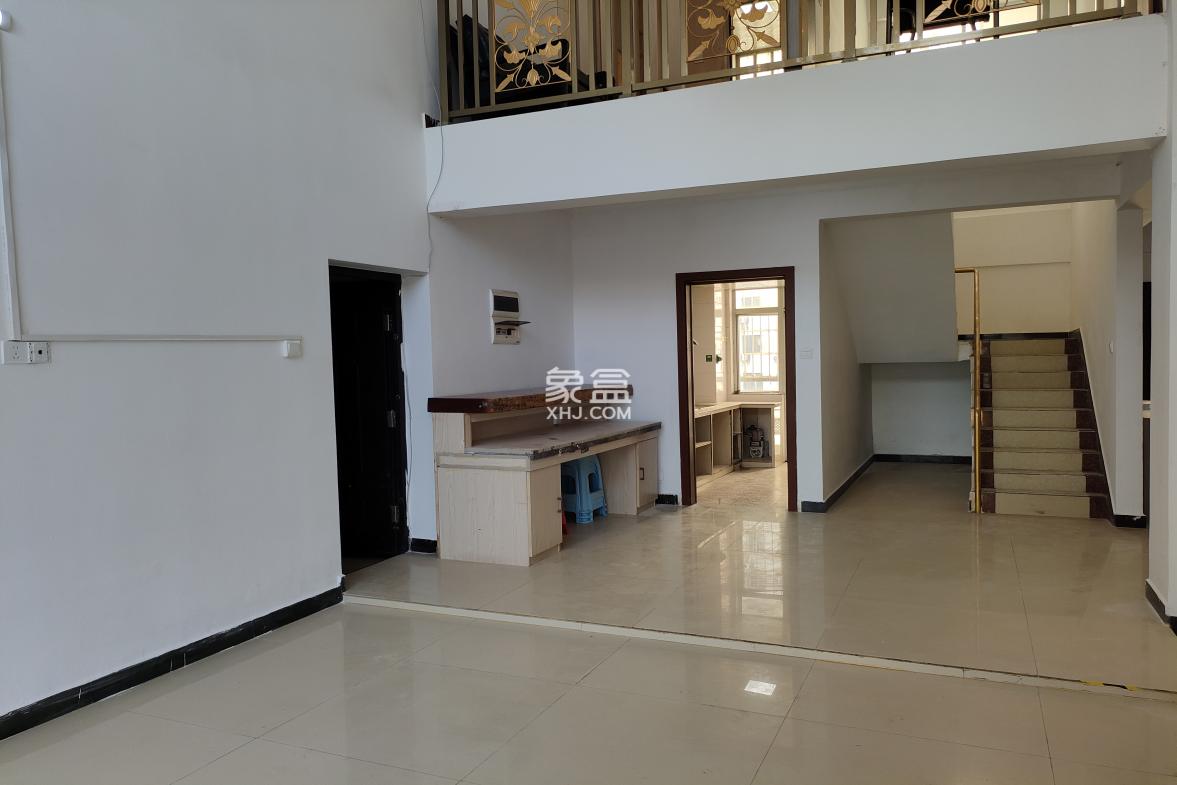 汇锦名城 5室2厅2卫 4800.0元/月 汇锦名城 5室2厅2卫 4800.0元/月室内图